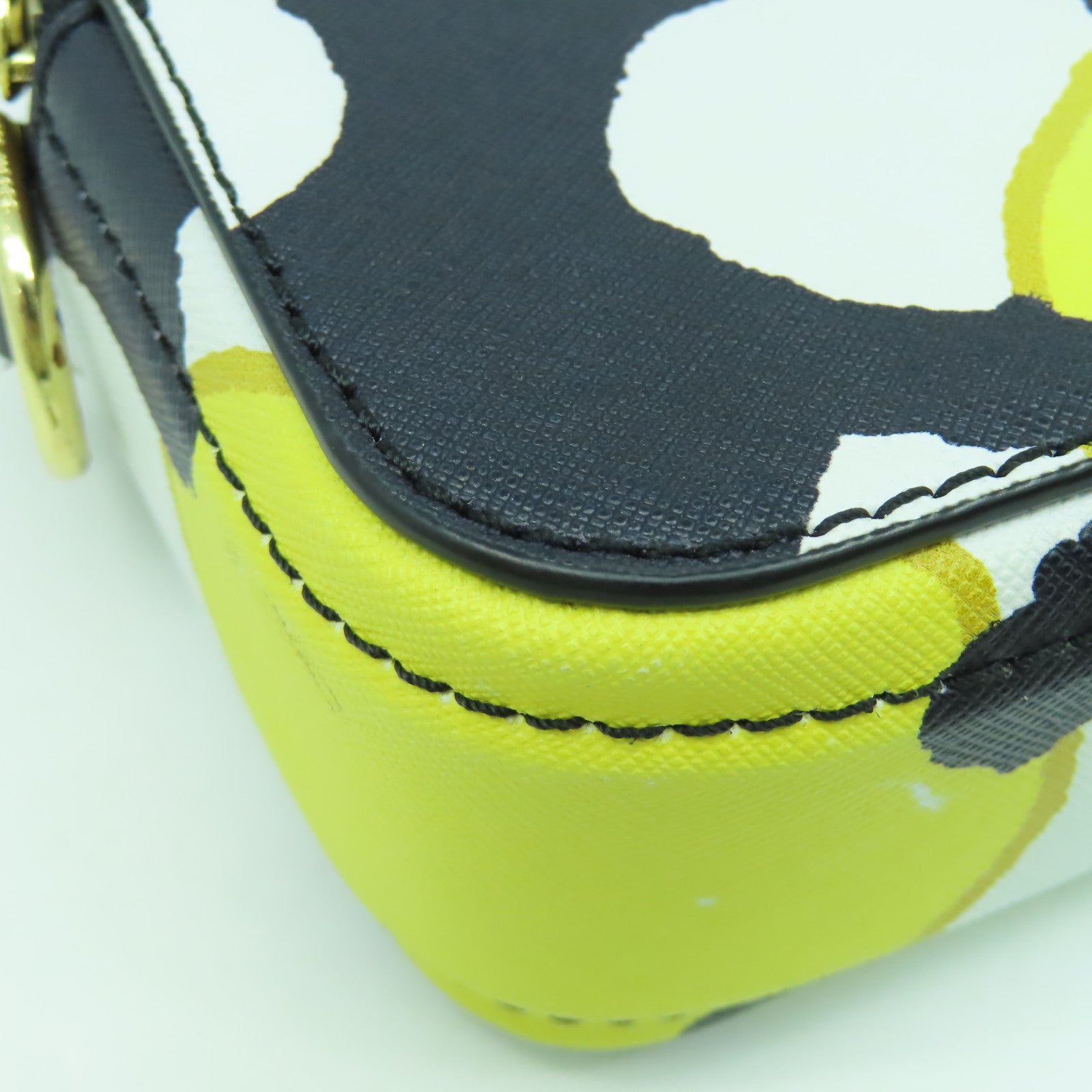 MARC JACOBS 【激減優惠】塗層帆布Camera Bag金扣肩背袋黑色/白色/黃色