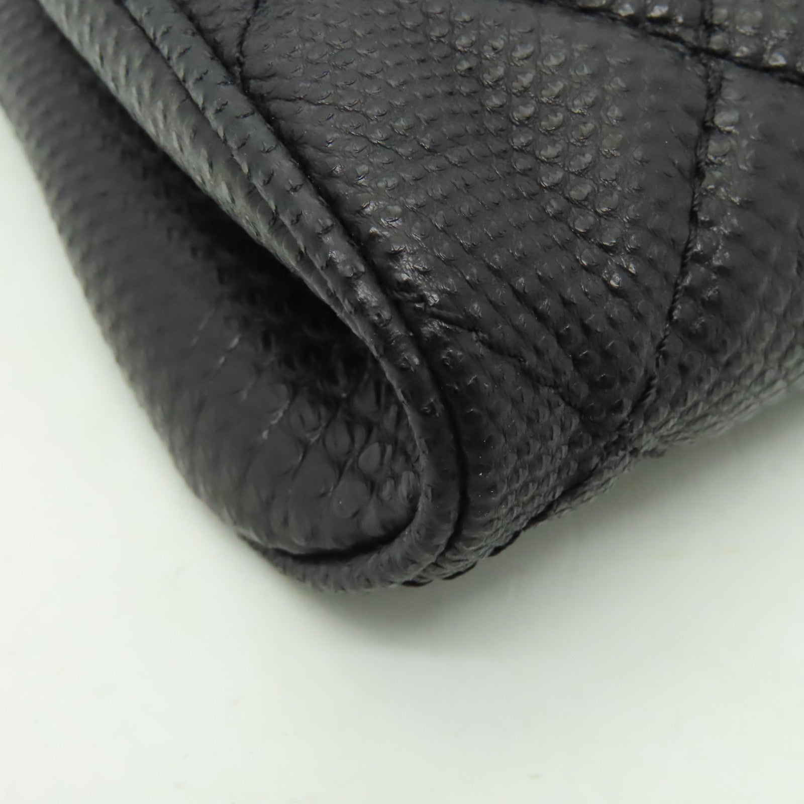 CHANEL 菱格蛇皮皮革Clutch銀扣手拿包黑色
