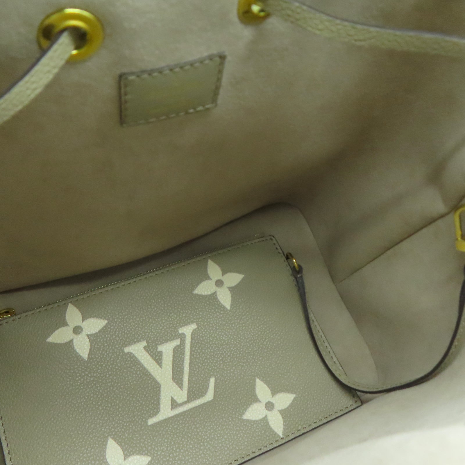 LOUIS VUITTON Monogram Empreinte NeoNoe MM金扣手挽肩背兩用袋米色