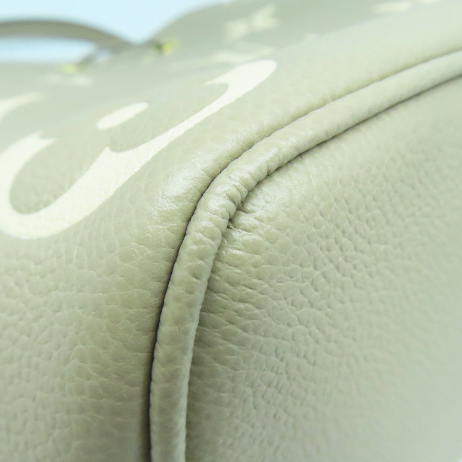 LOUIS VUITTON Monogram Empreinte NeoNoe MM金扣手挽肩背兩用袋米色