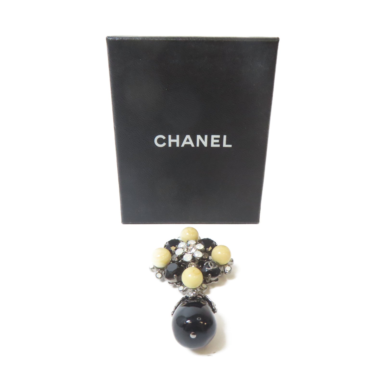 CHANEL 金屬/PVC Brooch銀扣胸針淺褐色/黑色