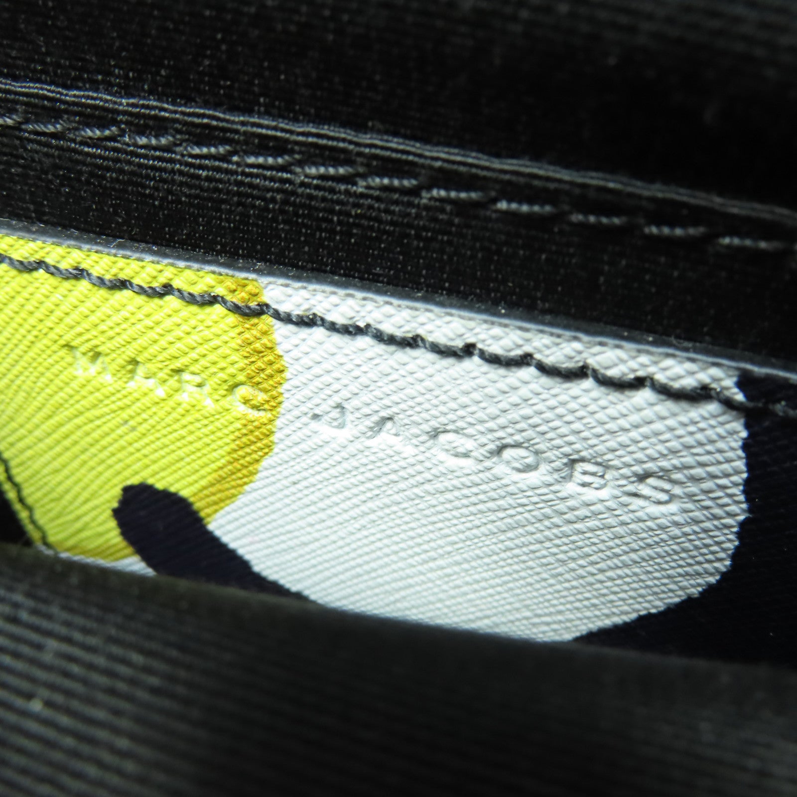 MARC JACOBS 【激減優惠】塗層帆布Camera Bag金扣肩背袋黑色/白色/黃色