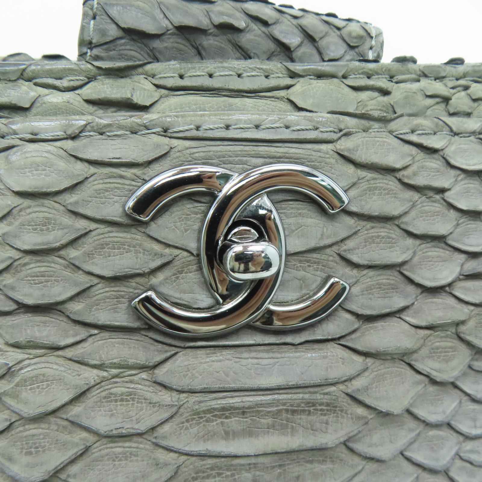 CHANEL [Sharp Discount] Snakeskin Leather Hand Bag Silver Buckle Hand Bag Gray