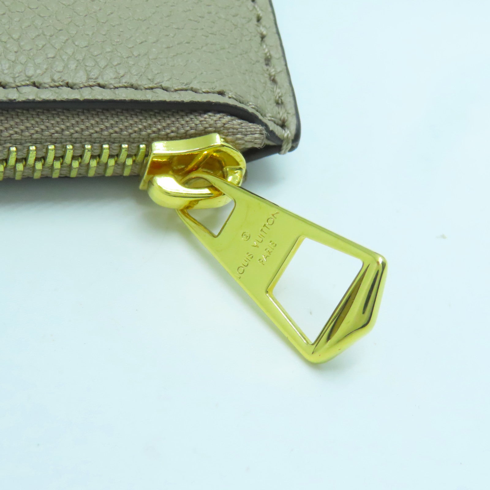 LOUIS VUITTON Monogram Empreinte NeoNoe MM金扣手挽肩背兩用袋米色