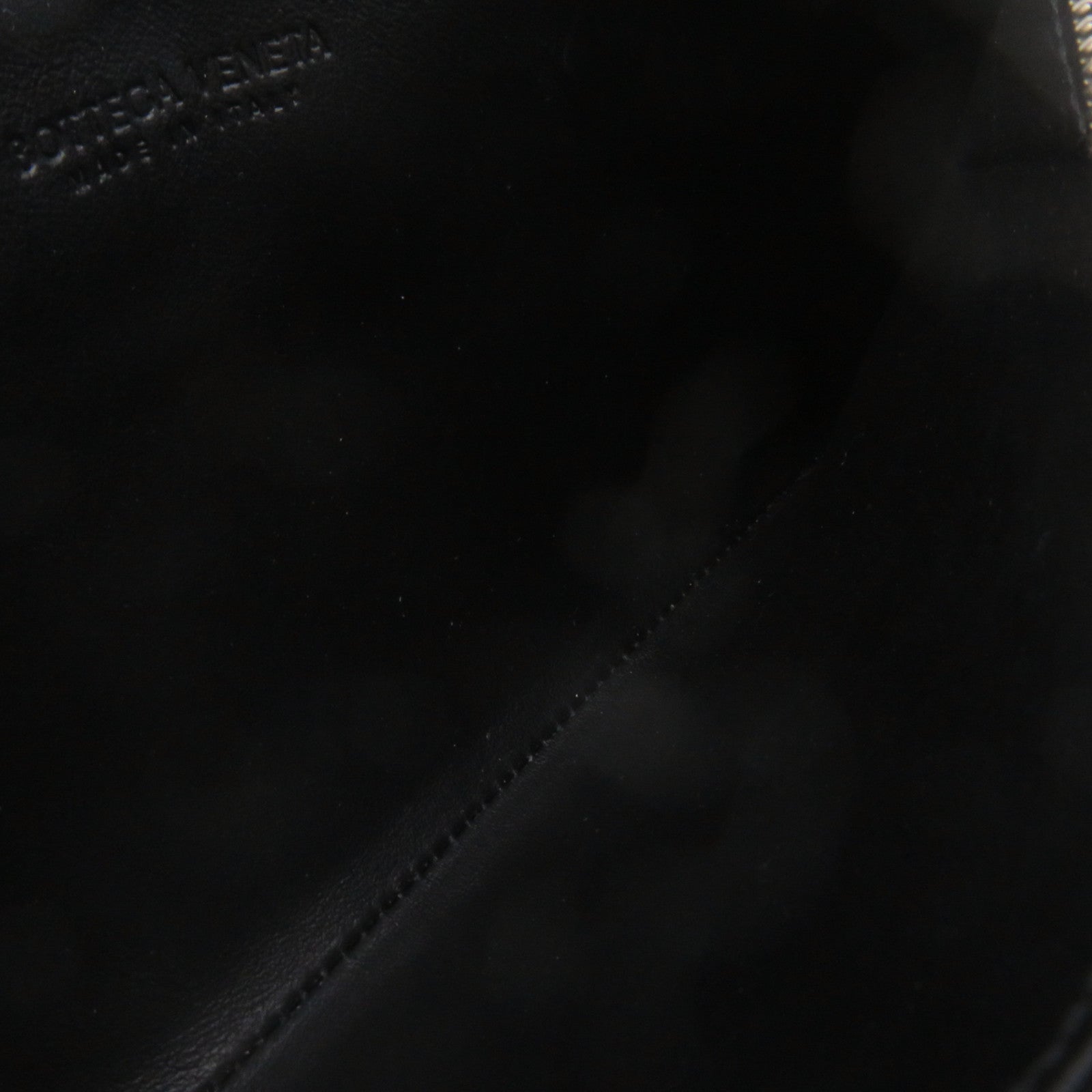 BOTTEGA VENETA 織紋皮革Pouch wallet拉鏈長錢包黑色