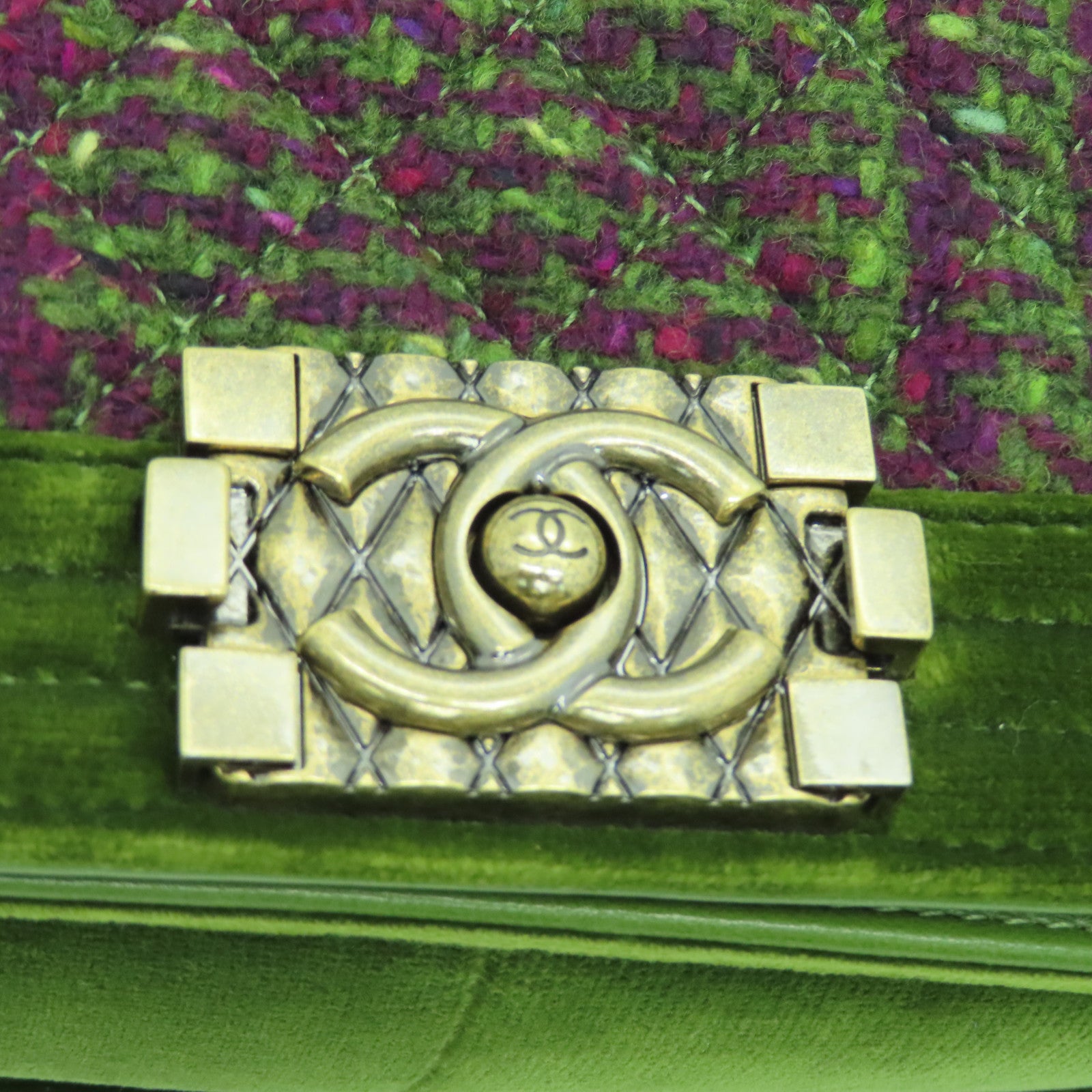 CHANEL tweed Shoulder Bag gold buckle chain shoulder bag green