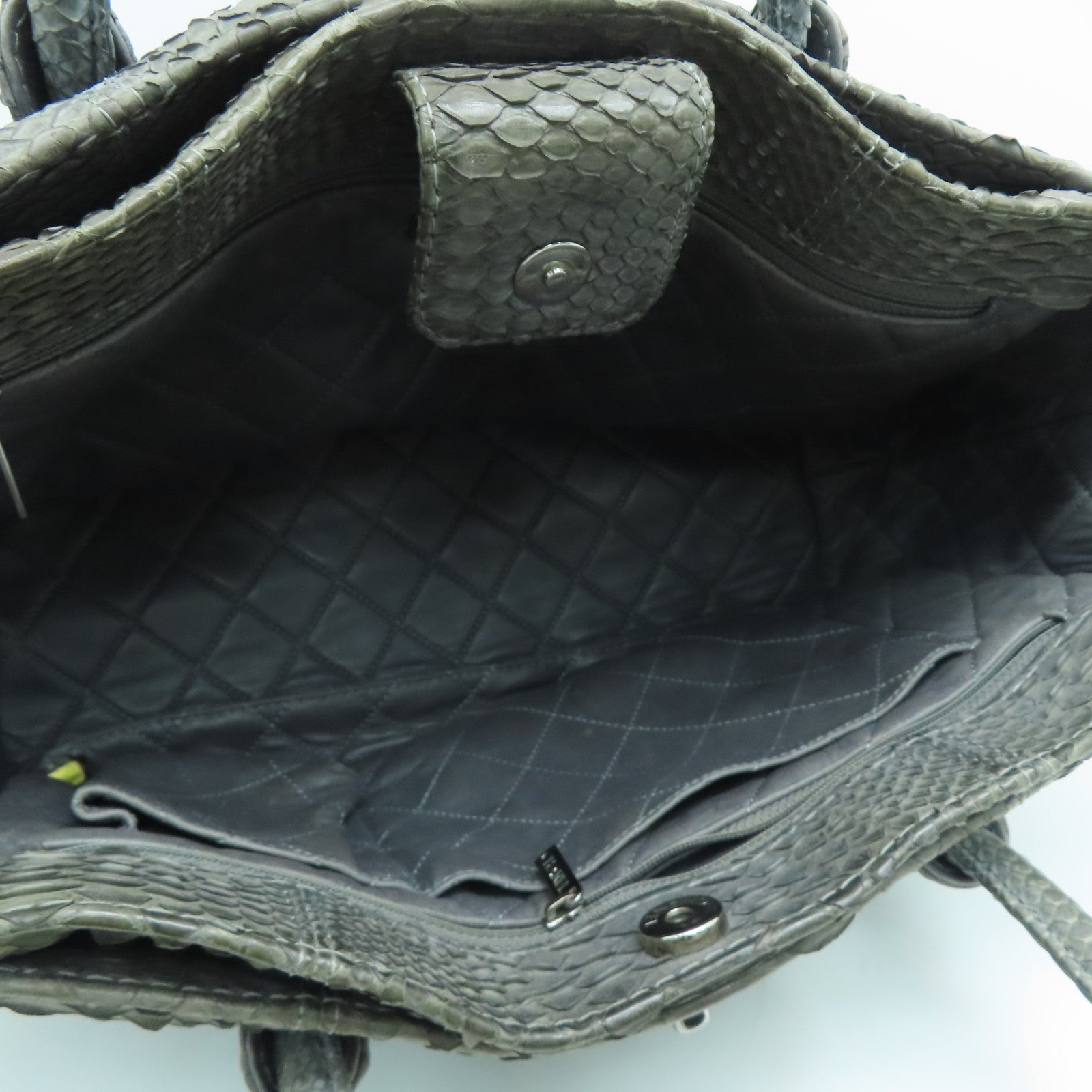 CHANEL [Sharp Discount] Snakeskin Leather Hand Bag Silver Buckle Hand Bag Gray
