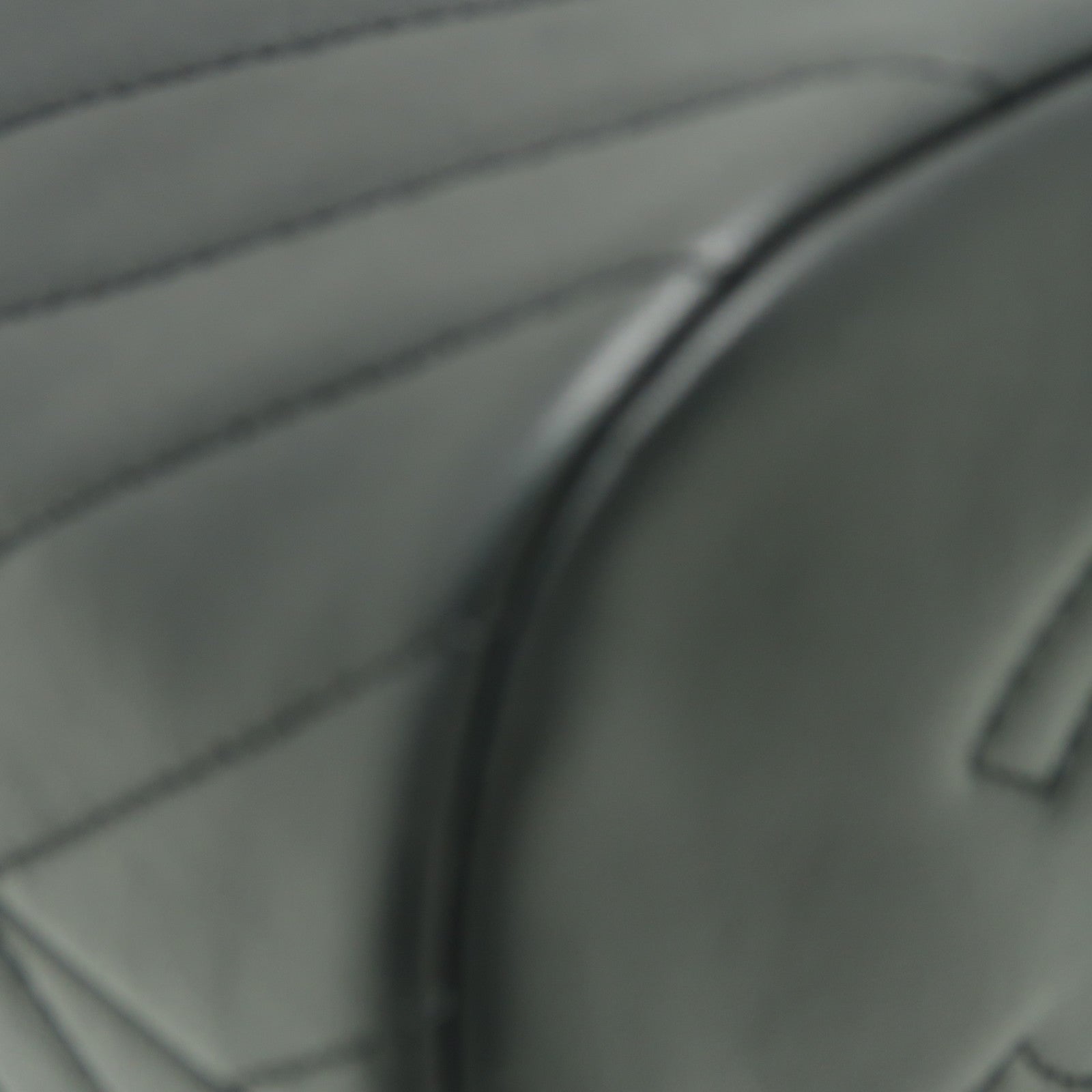 CHANEL 斜紋牛皮皮革Chain Shoulder Bag銀扣鏈帶肩背袋黒色