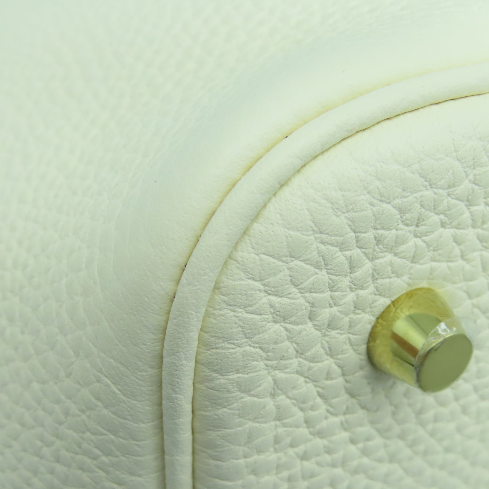 HERMES Taurillon Clemence皮革Picotin MM金扣手挽袋白色