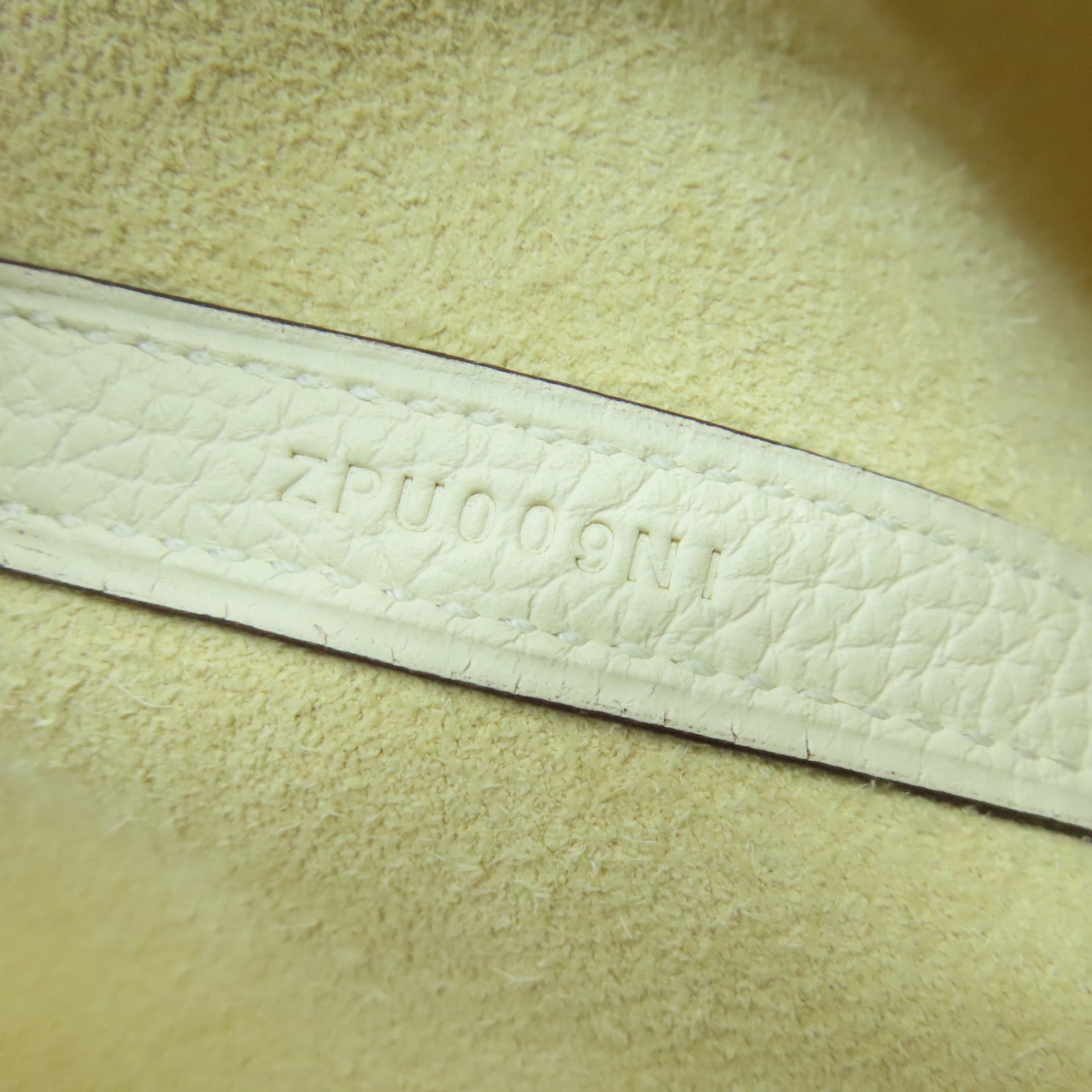 HERMES Taurillon Clemence皮革Picotin MM金扣手挽袋白色