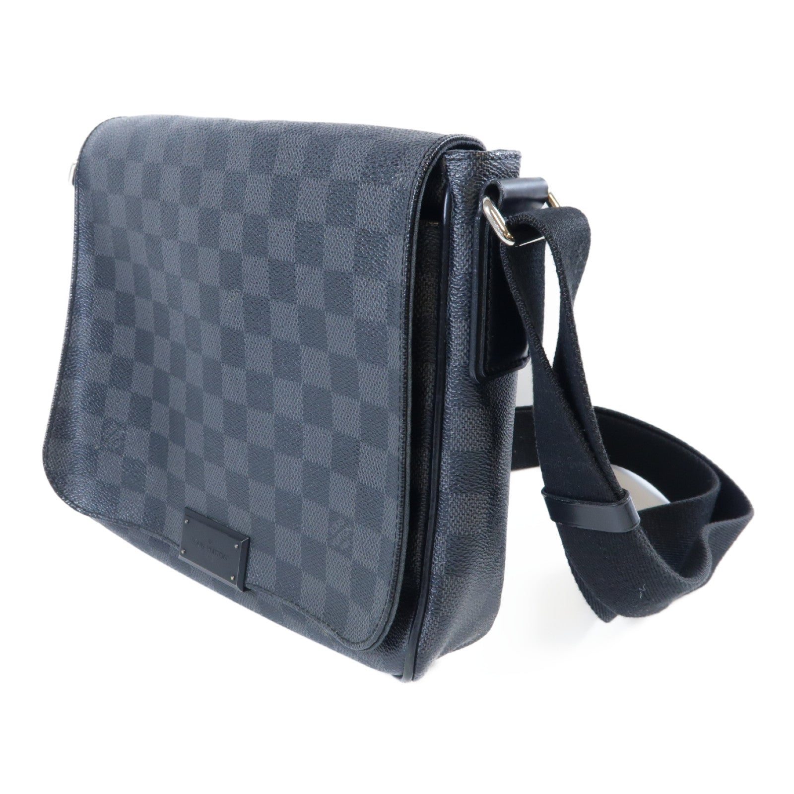 LOUIS VUITTON Damier Graphite District PM銀扣肩背袋黑色/灰色