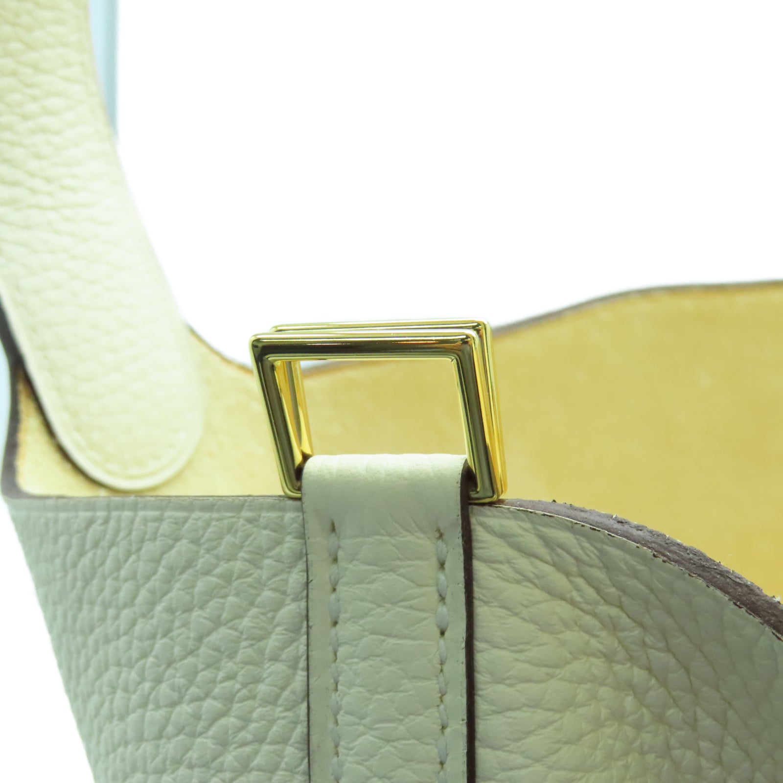 HERMES Taurillon Clemence皮革Picotin MM金扣手挽袋白色