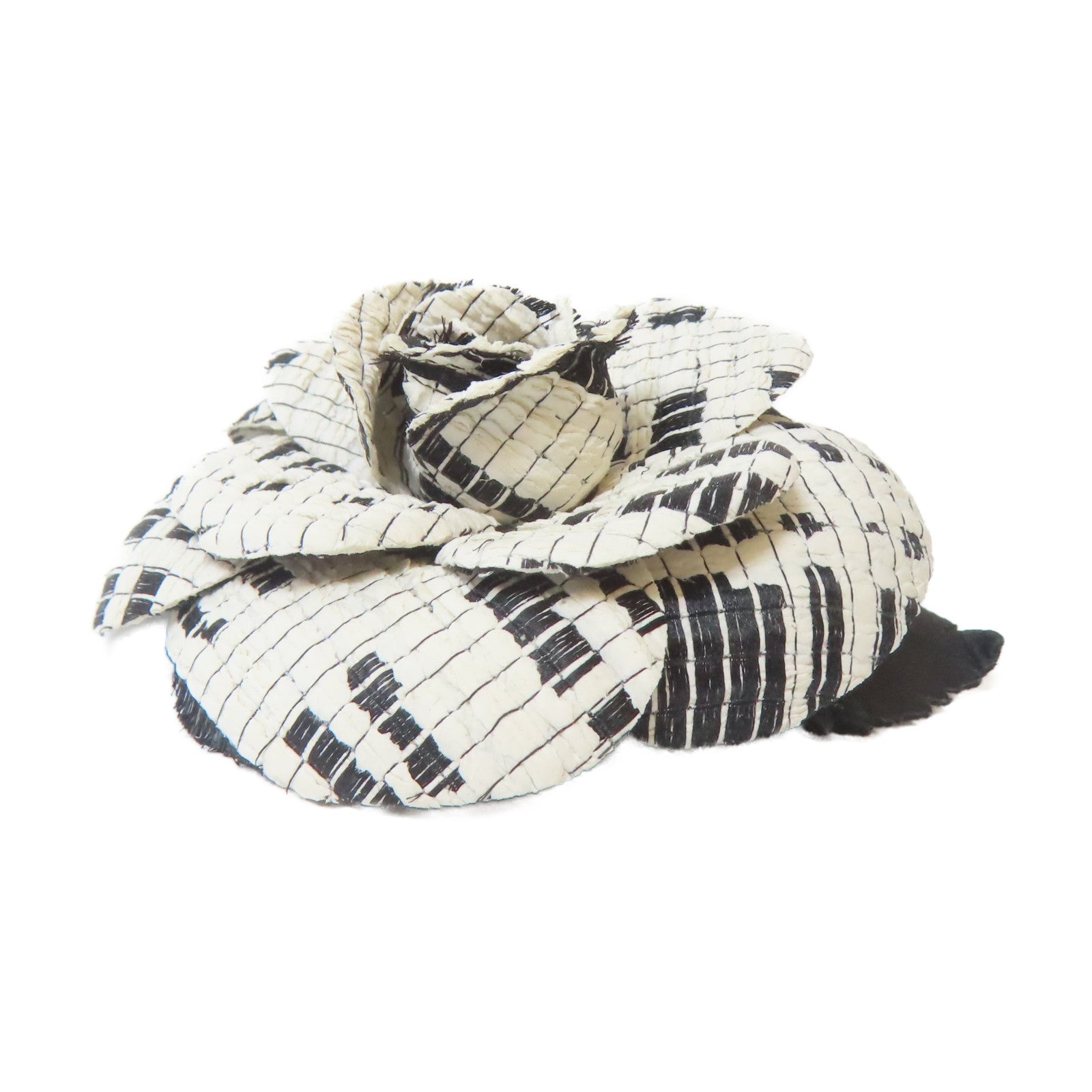 CHANEL 藤製Brooch金扣胸針黑色/白色