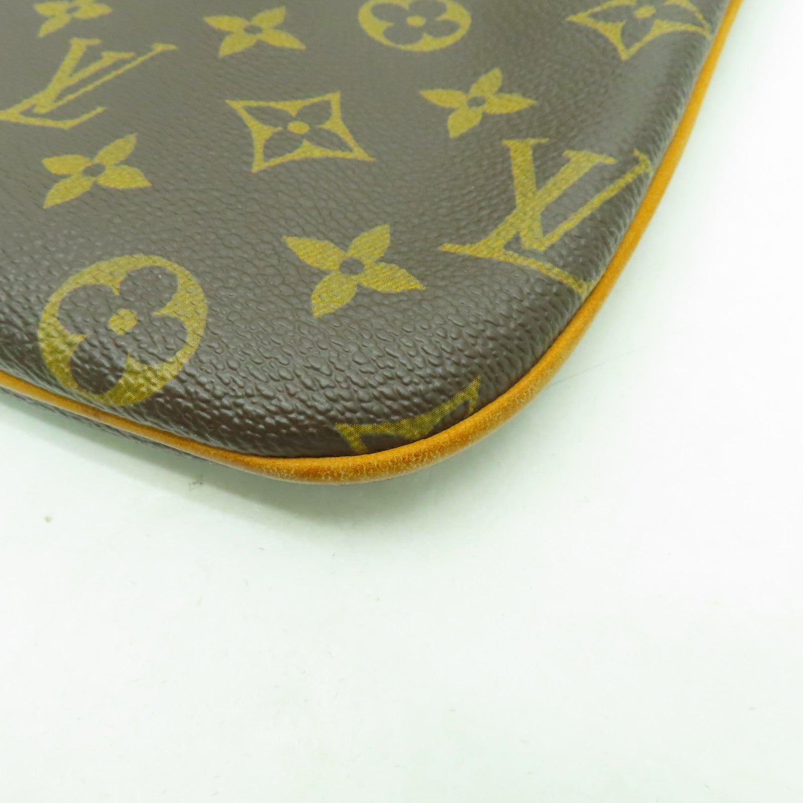 LOUIS VUITTON Monogram Pochette Bosphore金扣肩背袋啡色