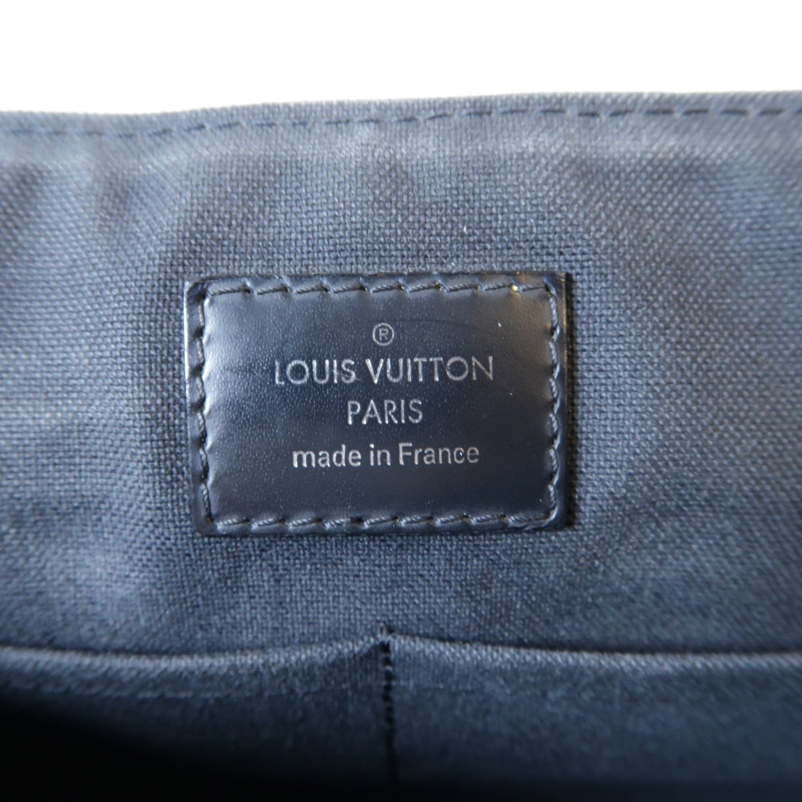 LOUIS VUITTON Damier Graphite District PM銀扣肩背袋黑色/灰色