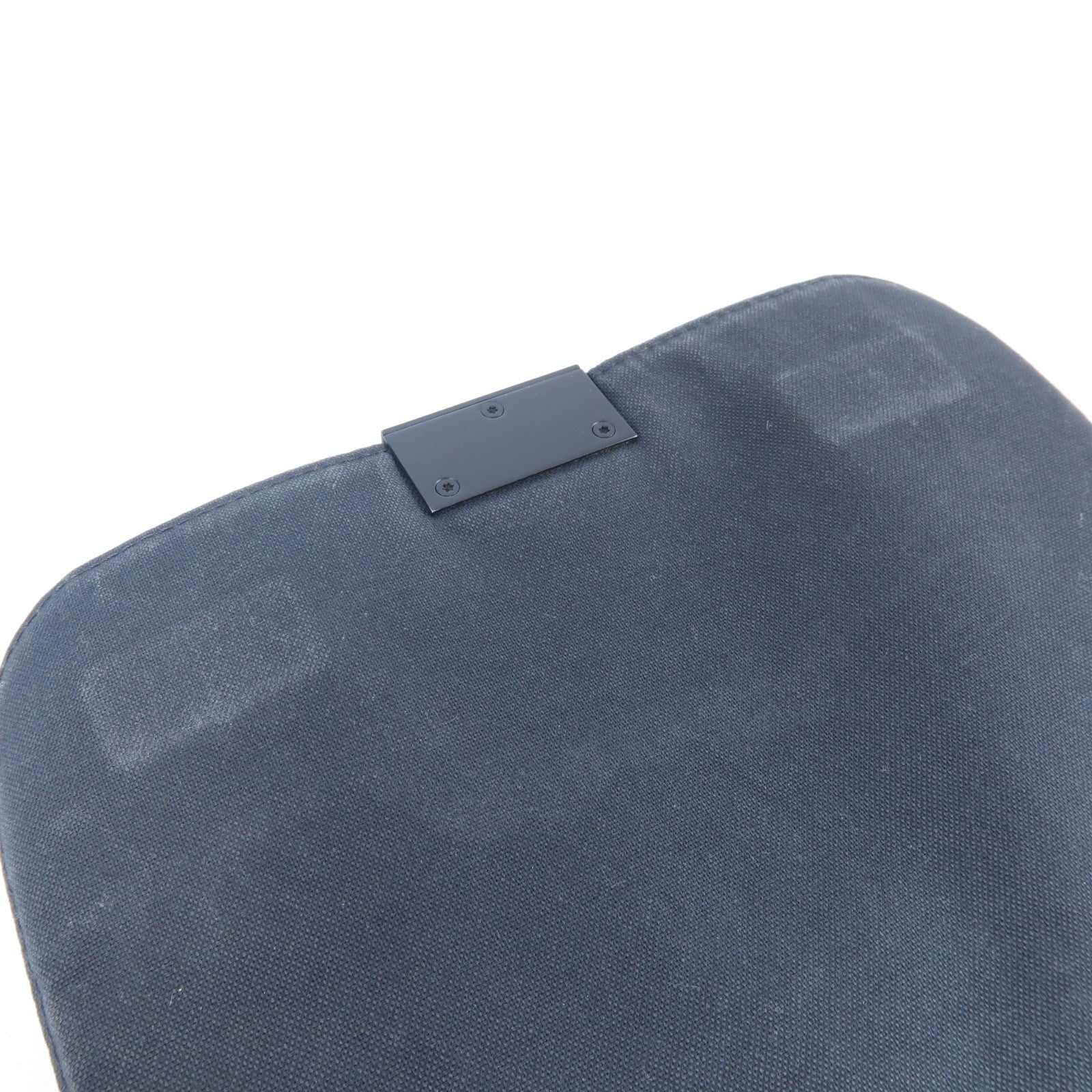 LOUIS VUITTON Damier Graphite District PM銀扣肩背袋黑色/灰色