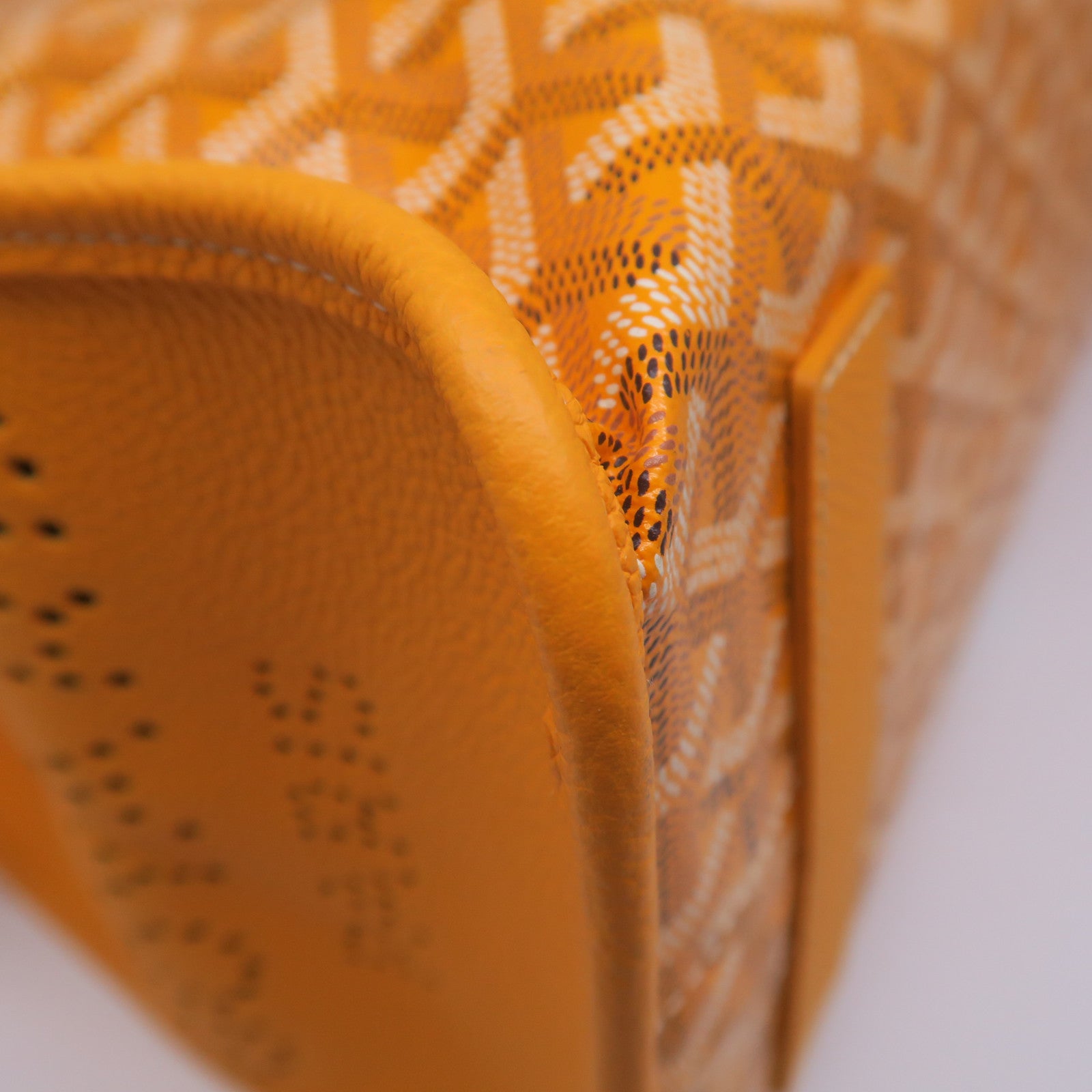 GOYARD 【激減優惠】塗層帆布Sac Hardy PM 2 Jaune銀扣肩背袋黃色