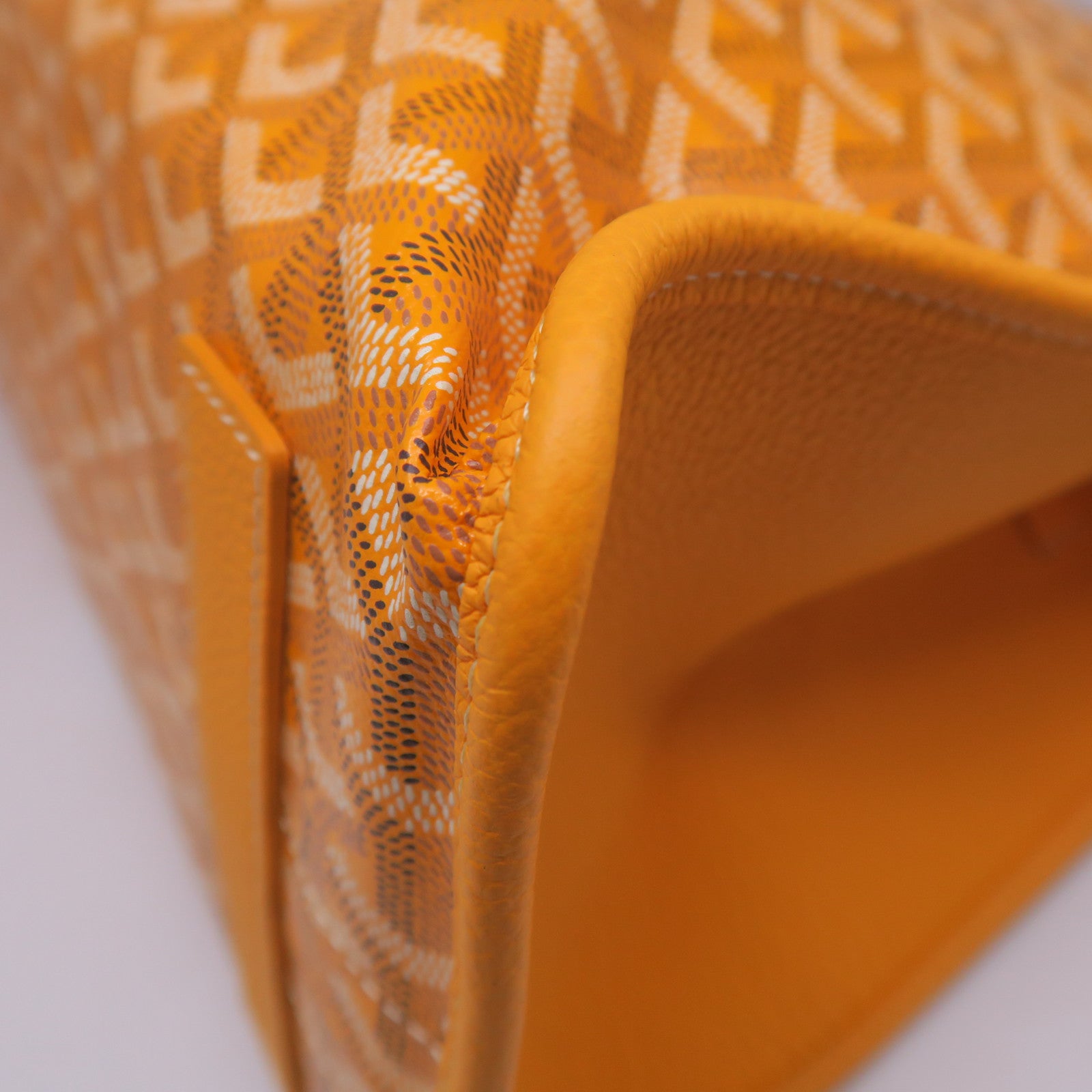 GOYARD 【激減優惠】塗層帆布Sac Hardy PM 2 Jaune銀扣肩背袋黃色