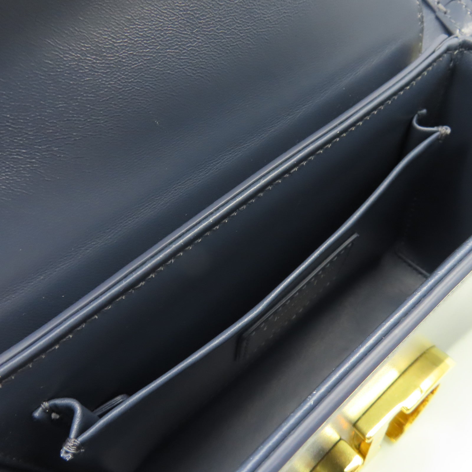 Dior 牛皮皮革30 Montaigne Bag金扣肩背袋藍色