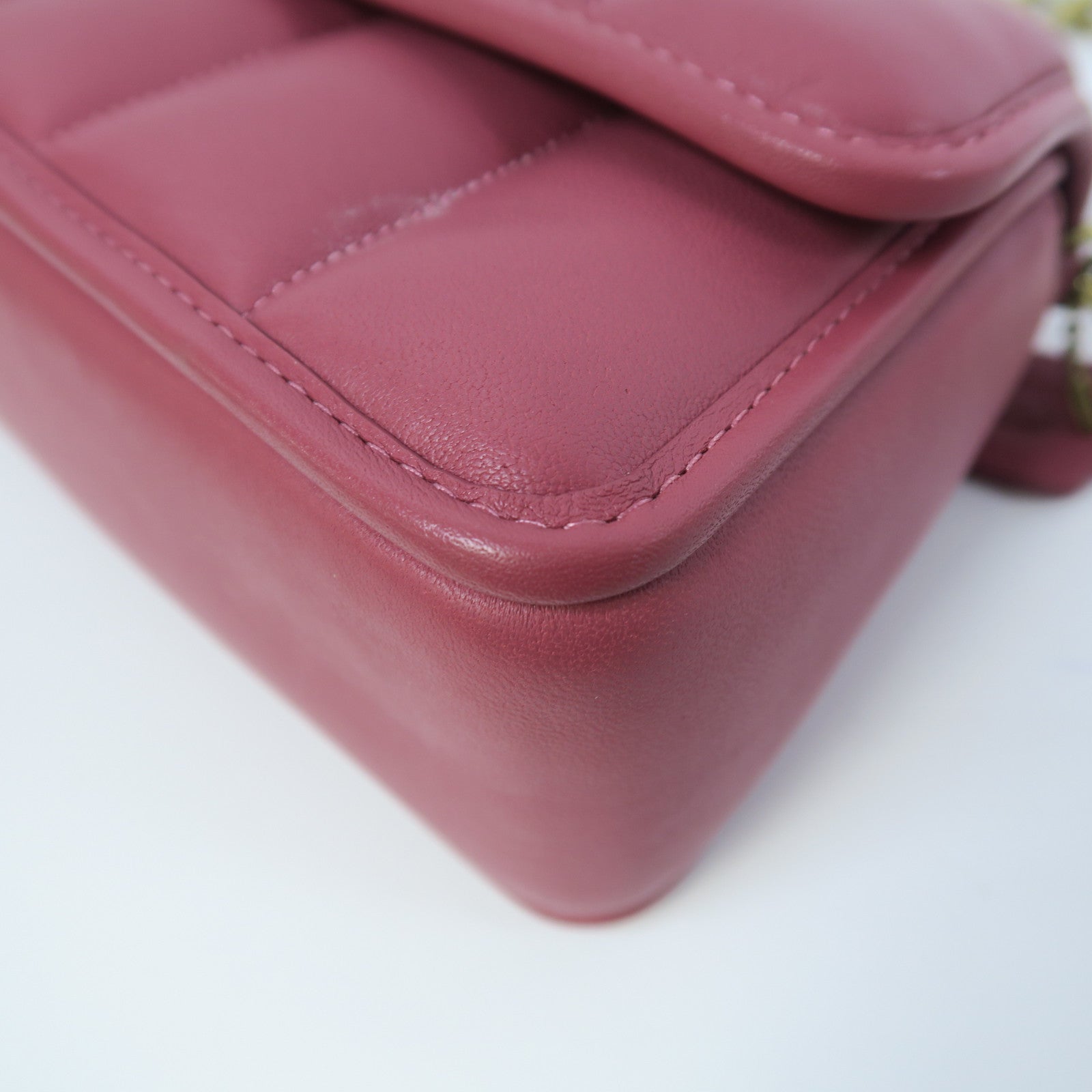 COACH 羊皮皮革Turnlock Clutch 20 Chain Shoulder金扣手挽肩背兩用袋粉紅色