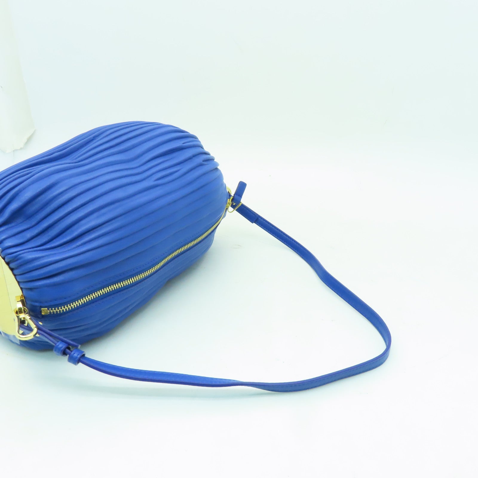 LOEWE 羊皮皮革Bracelet Pouch金扣鏈帶肩背袋藍色