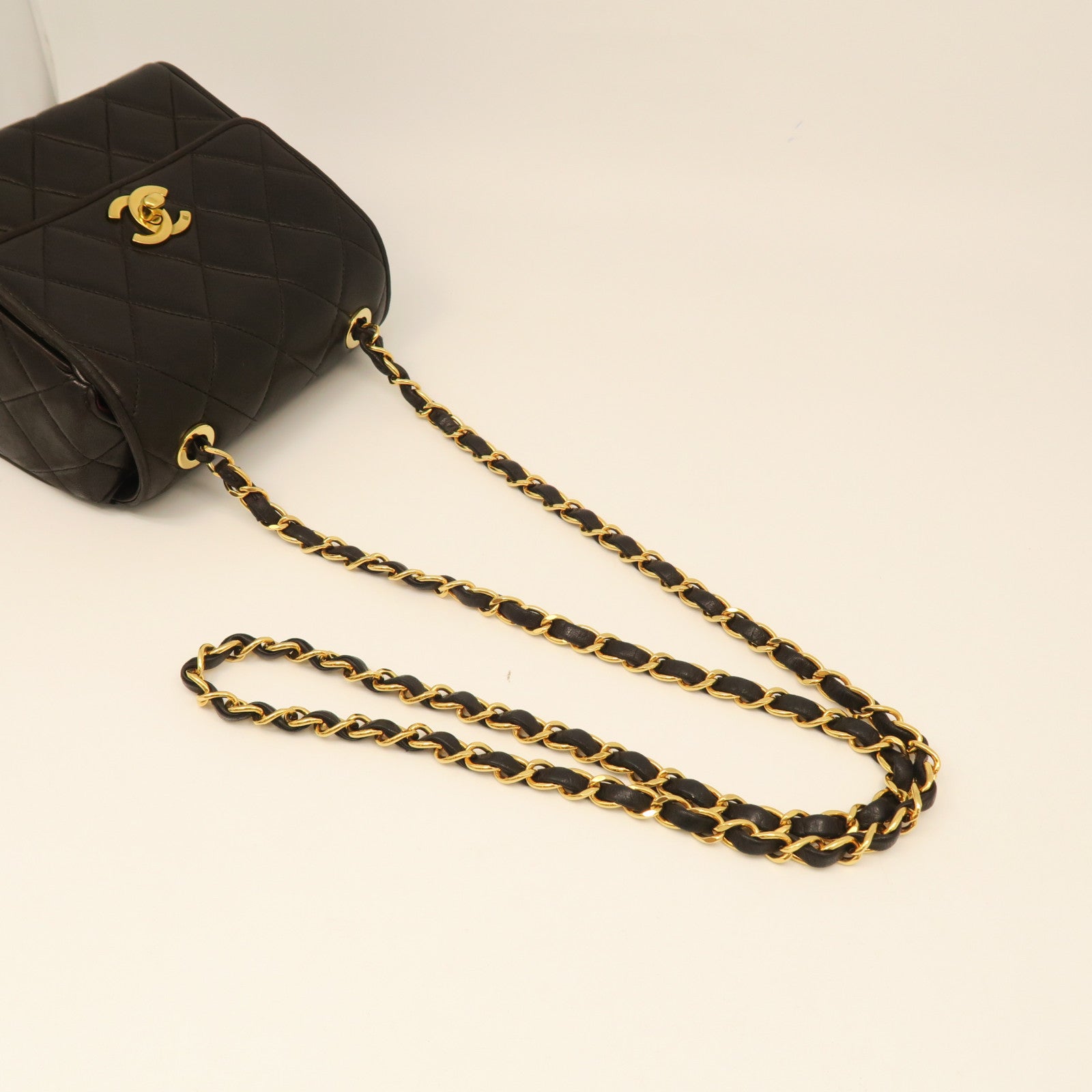 CHANEL 菱格羊皮皮革Chain Shoulder Bag金扣链带肩背袋黑色