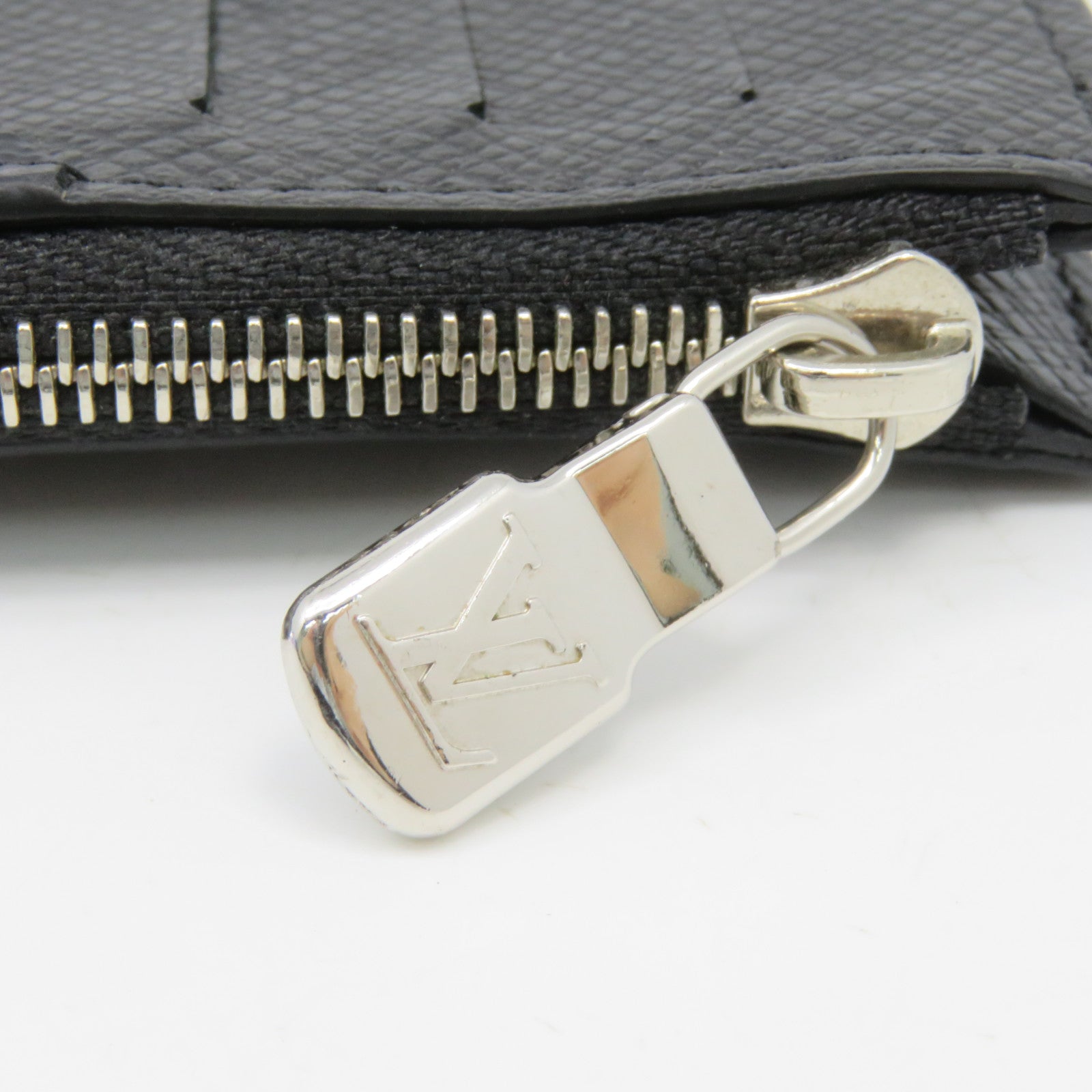 LOUIS VUITTON Monogram Eclipse Taigarama零錢卡片包黑色