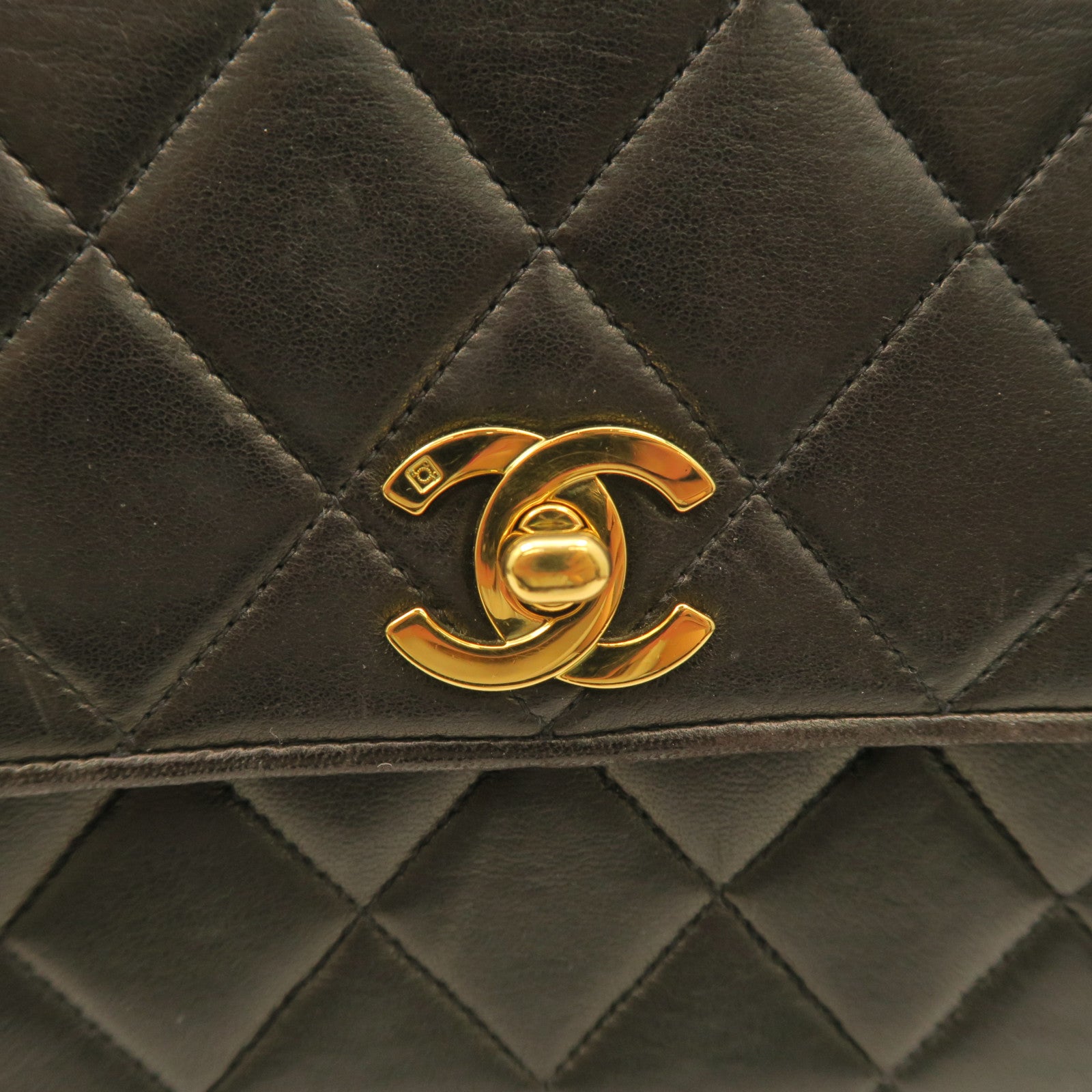 CHANEL 菱格羊皮皮革Chain Shoulder Bag金扣链带肩背袋黑色