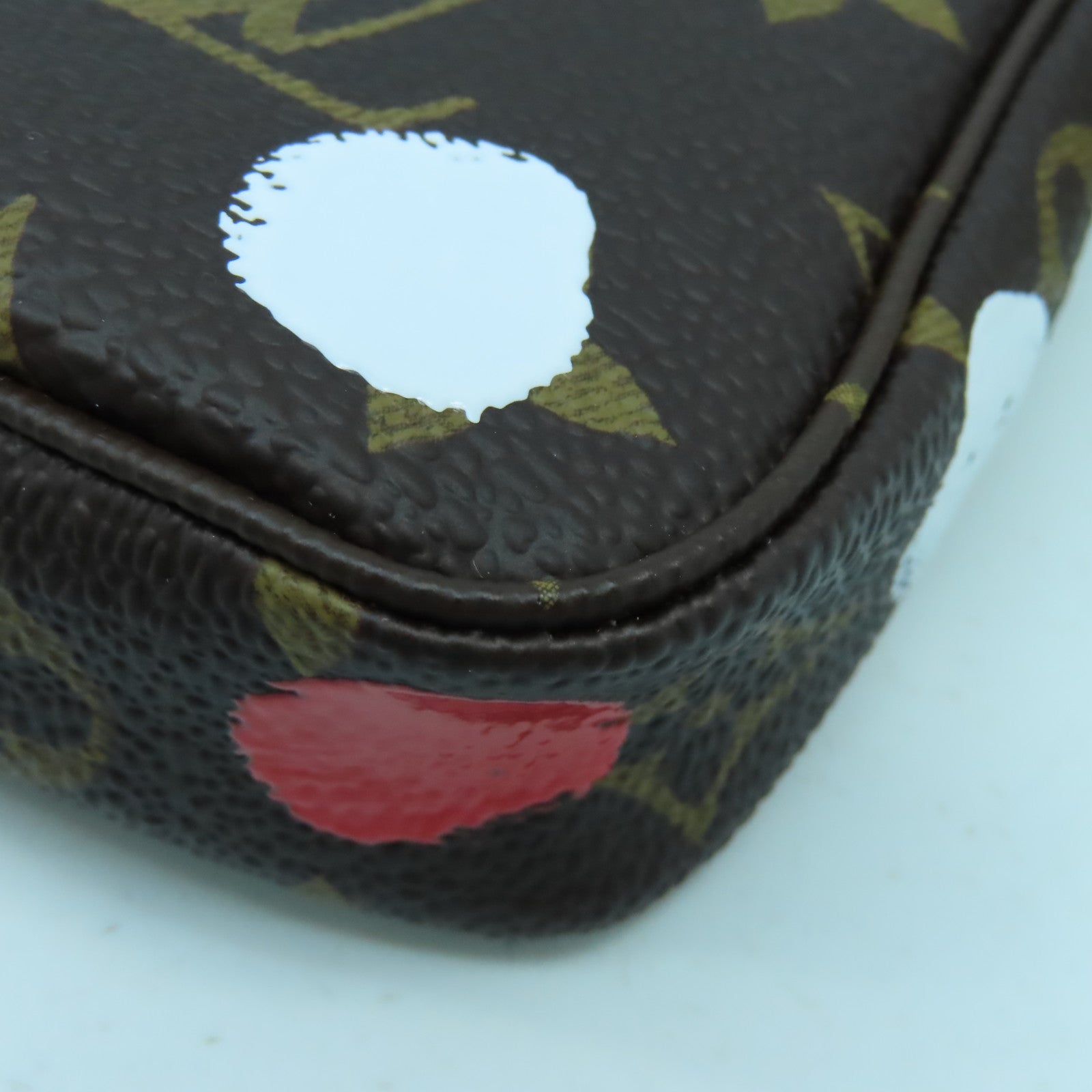 LOUIS VUITTON Monogram LV x YK Mini Pochette Accessories金扣手拿包啡色/彩色