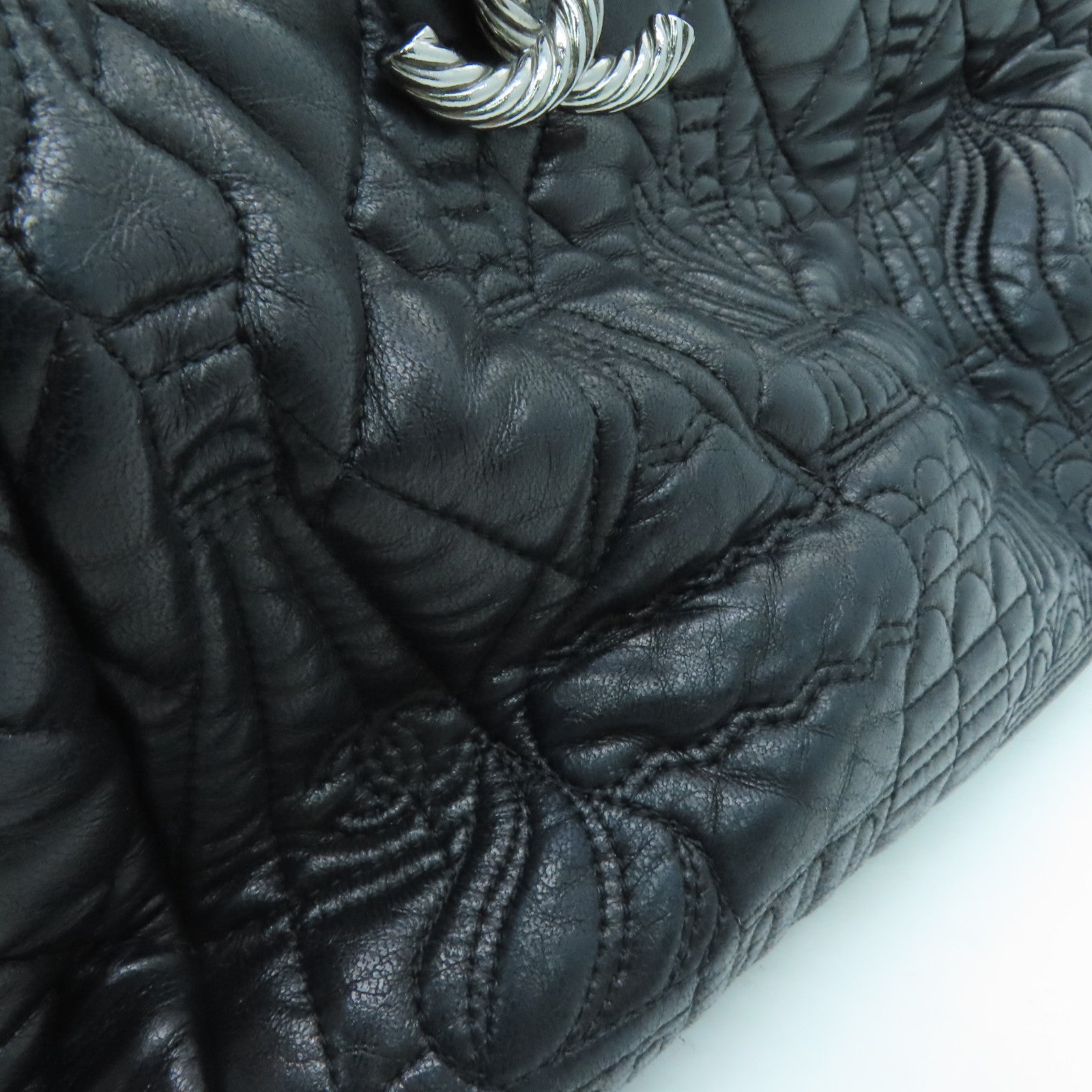 CHANEL rhombus sheepskin leather Shoulder Bag silver buckle chain shoulder bag black