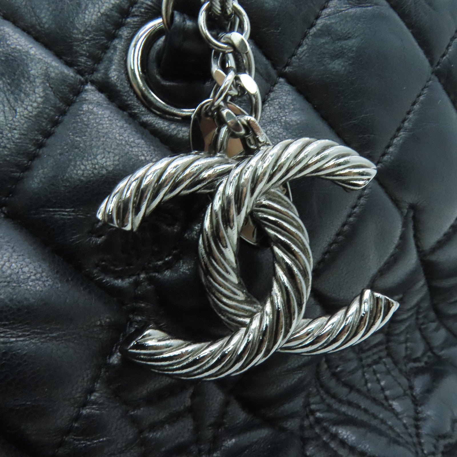 CHANEL rhombus sheepskin leather Shoulder Bag silver buckle chain shoulder bag black