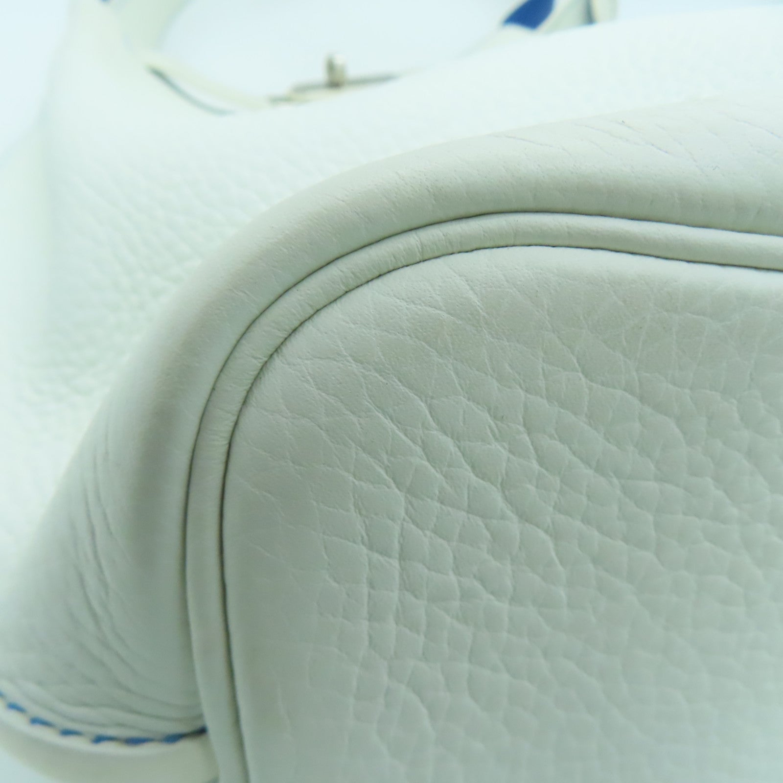 HERMES Clemence皮革So Kelly 22银扣肩背袋White/Bleu Mykonos白色/希腊蓝色