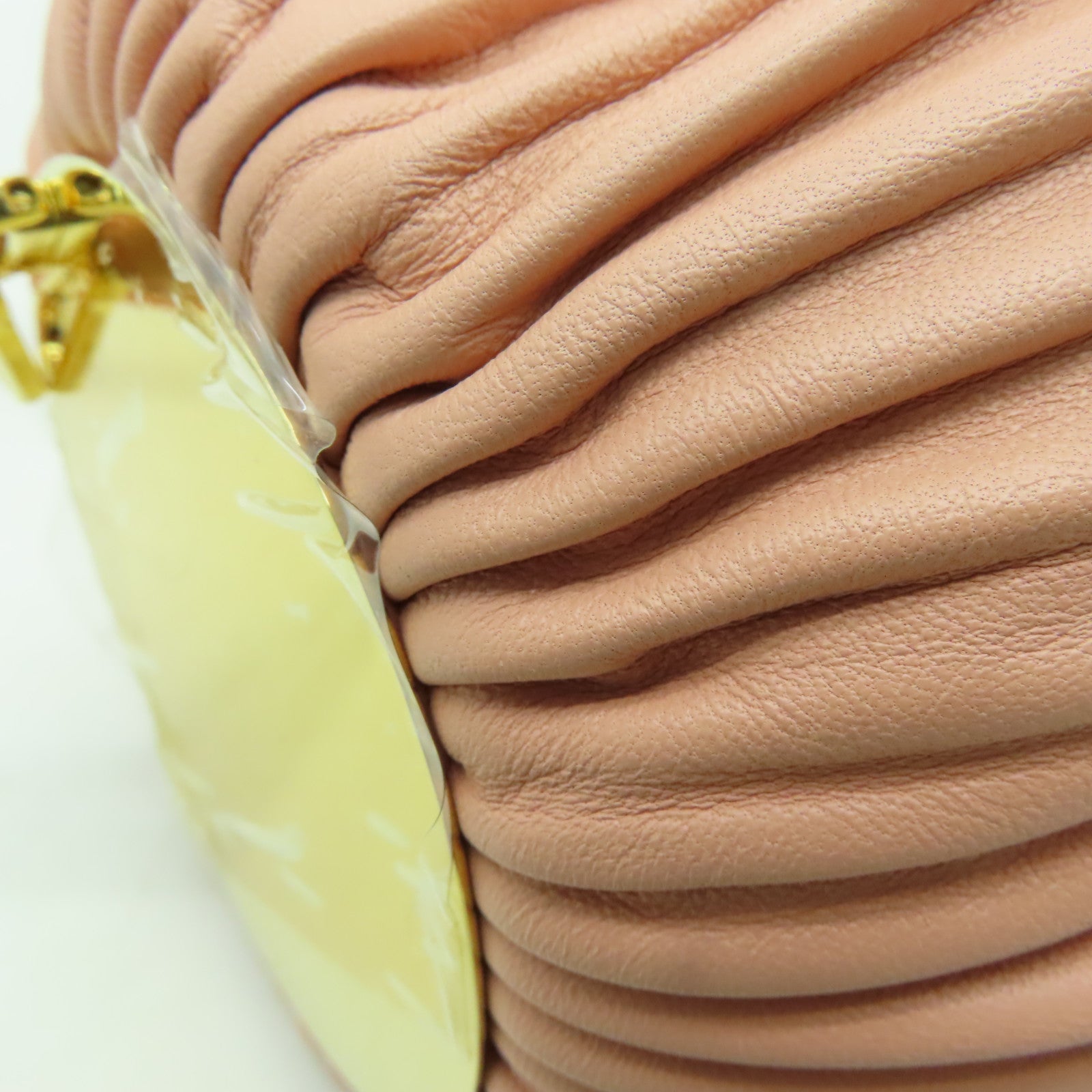 LOEWE 牛皮皮革Bracelet Pouch金扣鏈帶肩背袋粉紅色