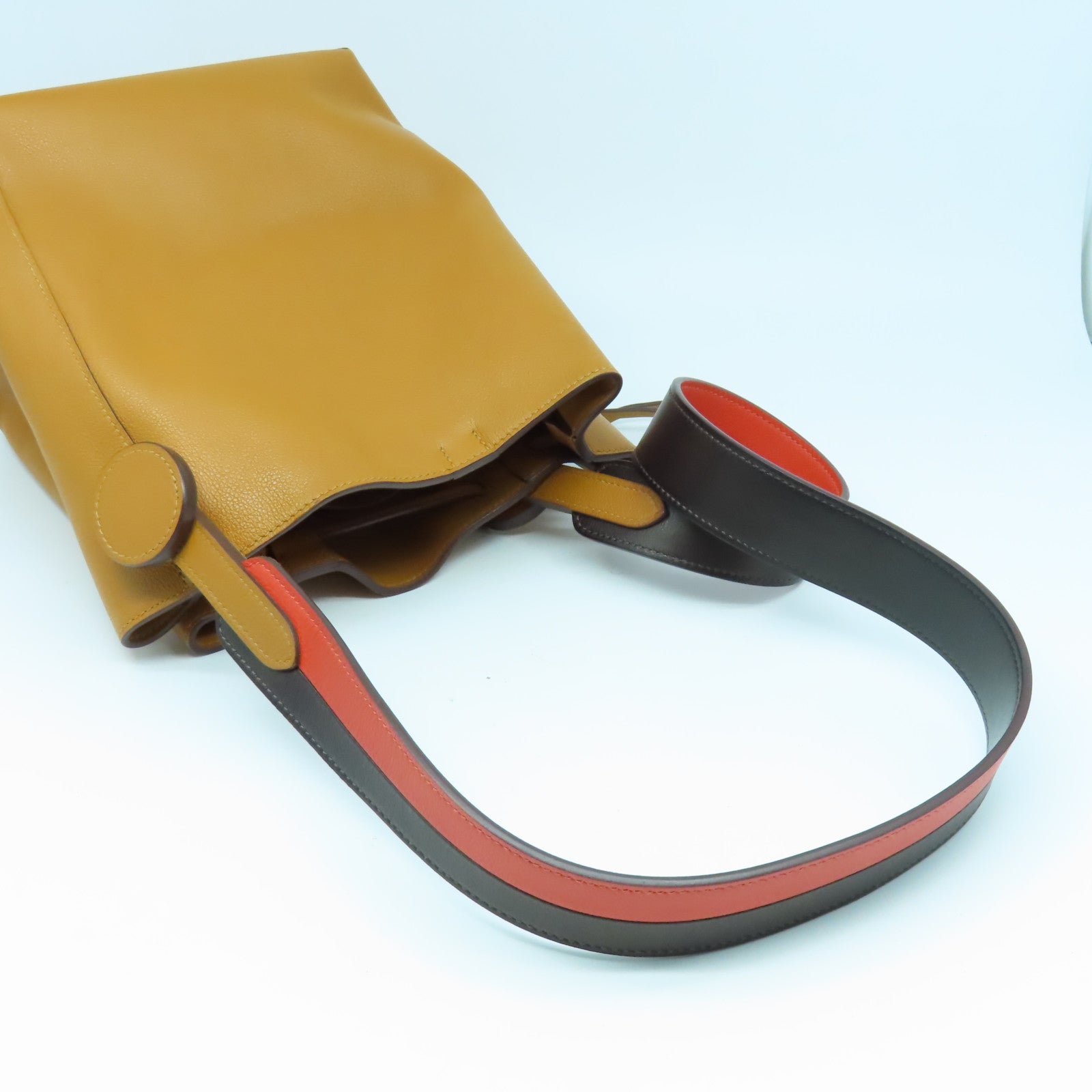 HERMES Evercolor皮革Licol肩背袋經典駝色