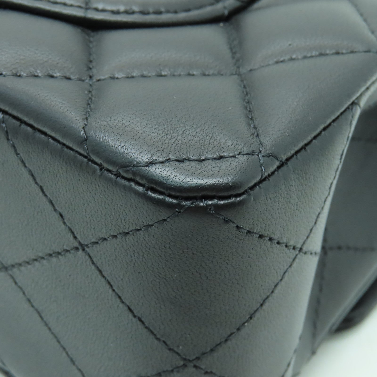 CHANEL 菱格羊皮皮革Classic 23cm金扣鏈帶肩背袋黒色