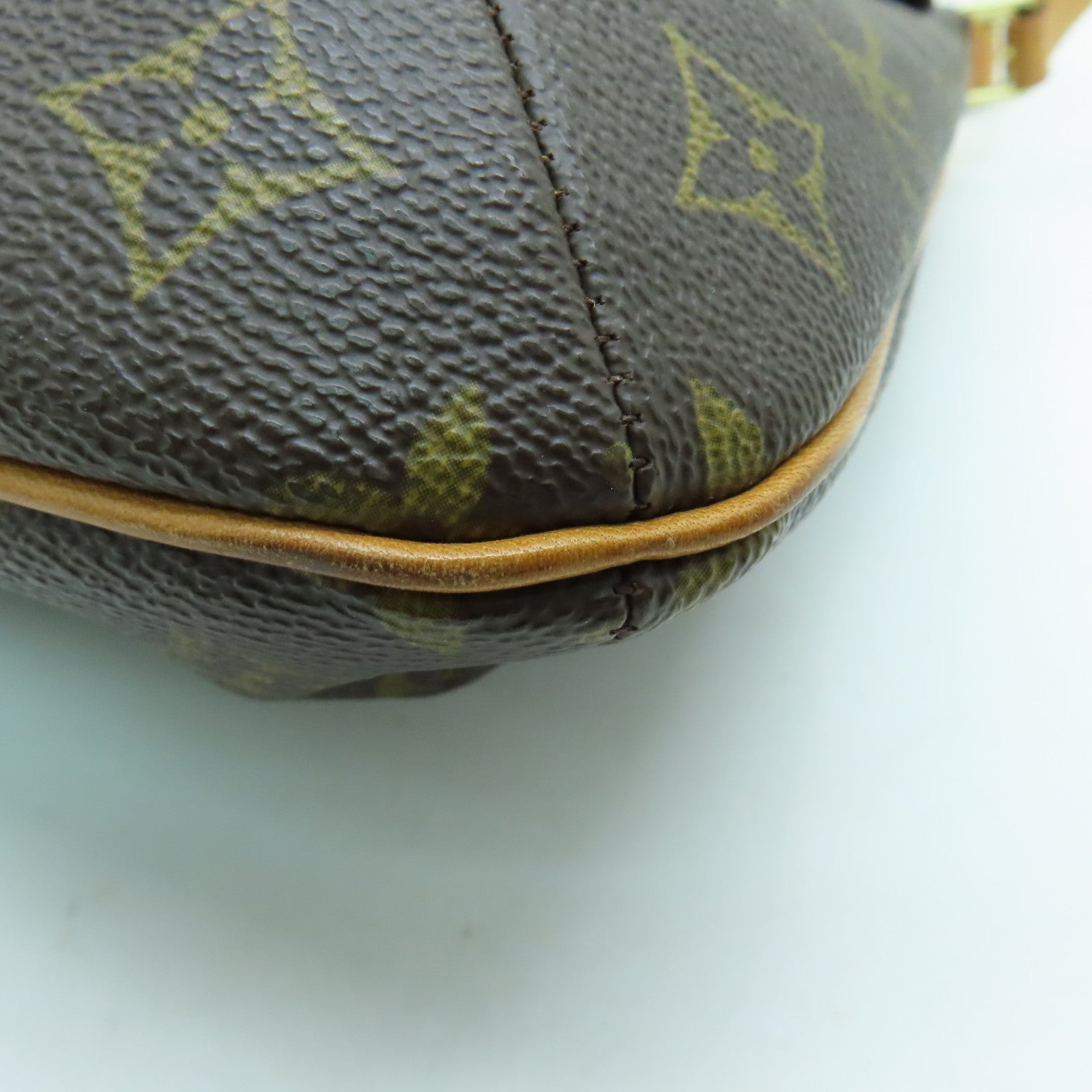 LOUIS VUITTON Monogram Musette Gold Buckle Shoulder Bag Brown