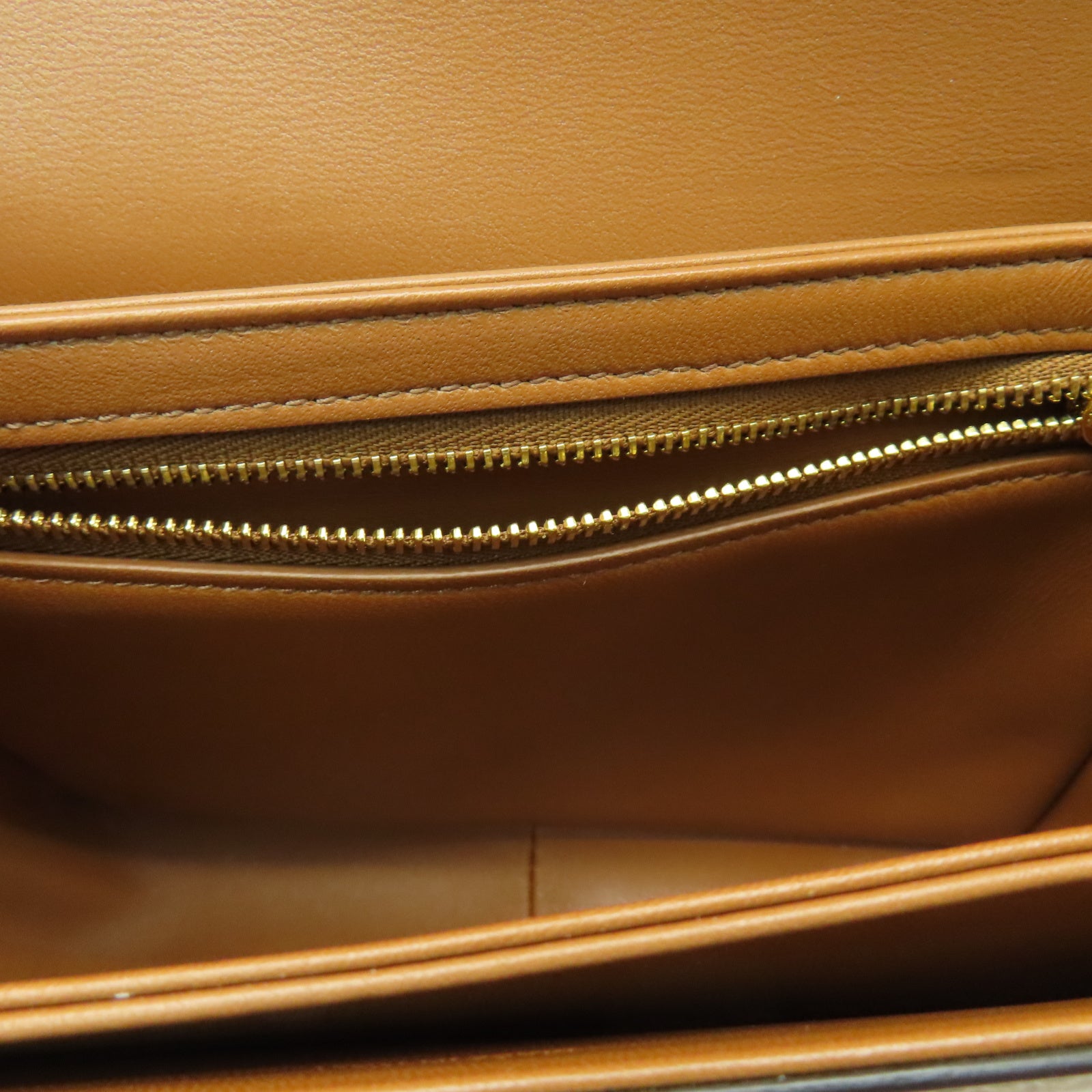 CELINE 牛皮皮革Teen Triomphe Bag金扣肩背袋啡色