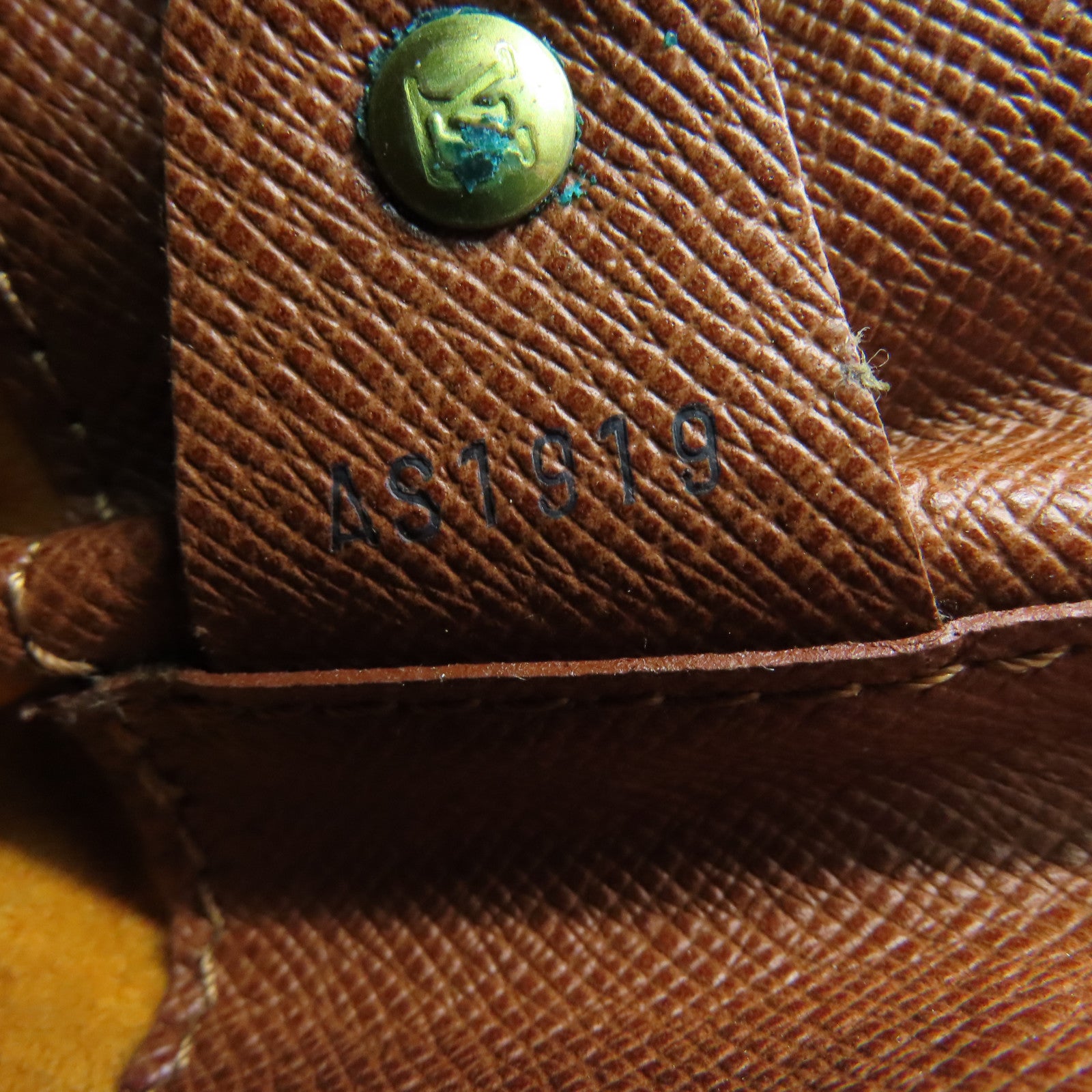 LOUIS VUITTON Monogram Musette Gold Buckle Shoulder Bag Brown