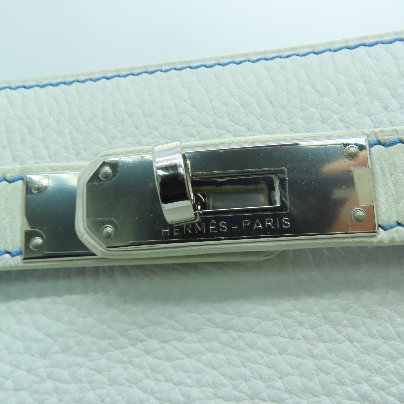 HERMES Clemence皮革So Kelly 22银扣肩背袋White/Bleu Mykonos白色/希腊蓝色