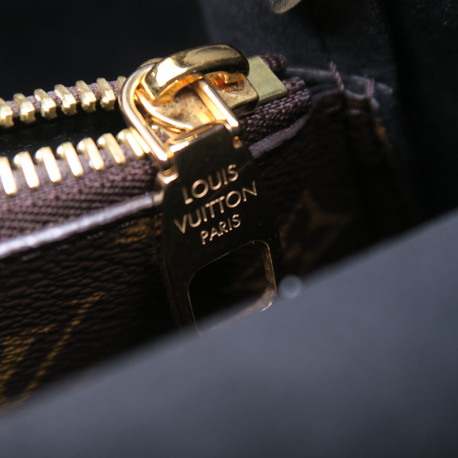 LOUIS VUITTON Monogram Neo Noe MM金扣肩背袋啡色