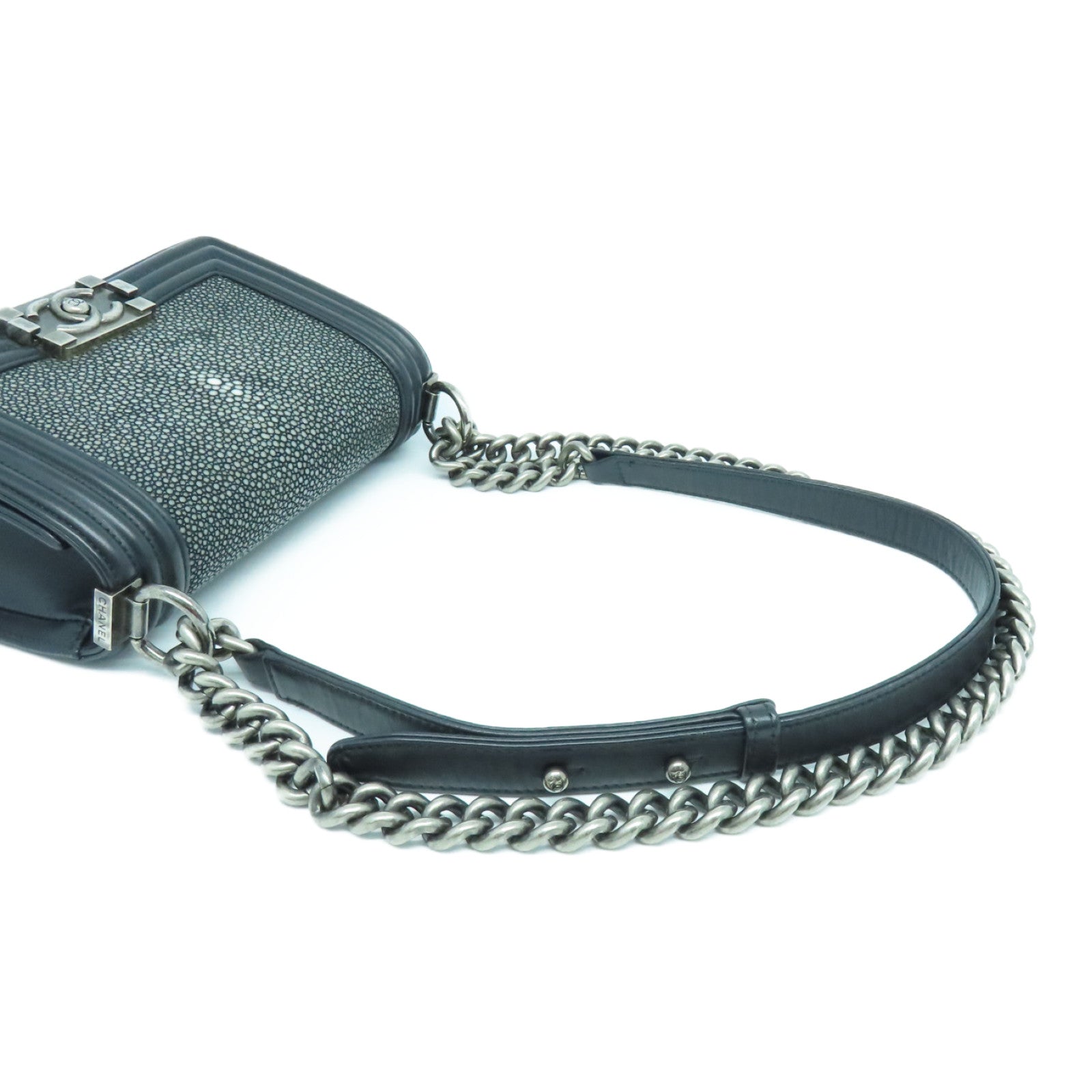 CHANEL 魔鬼魚皮革/牛皮皮革Chain Shoulder Bag銀扣鏈帶肩背袋黑色