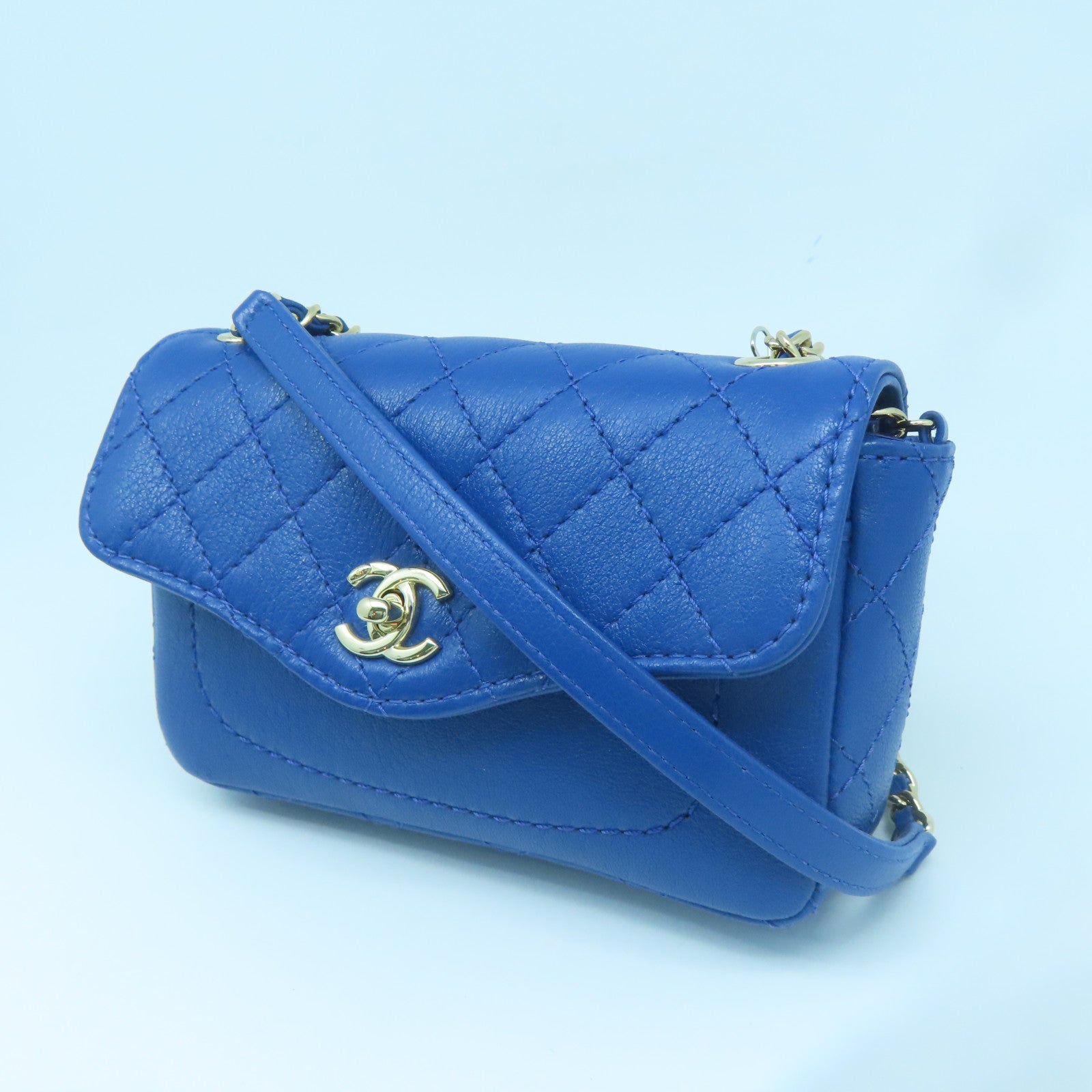 CHANEL rhombic cowhide leather Chain Shoulder gold buckle chain shoulder bag blue