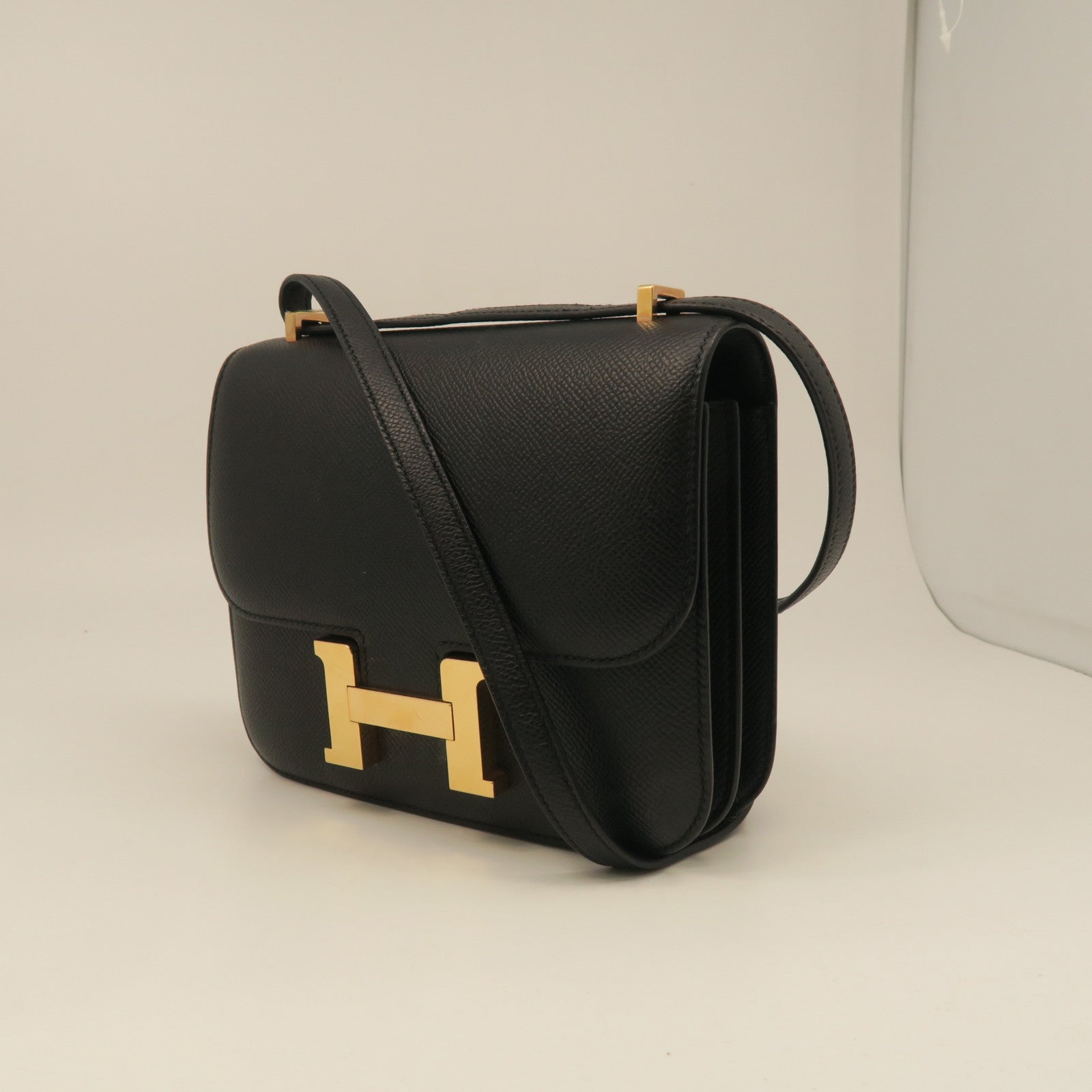 Hermes constance black gold online