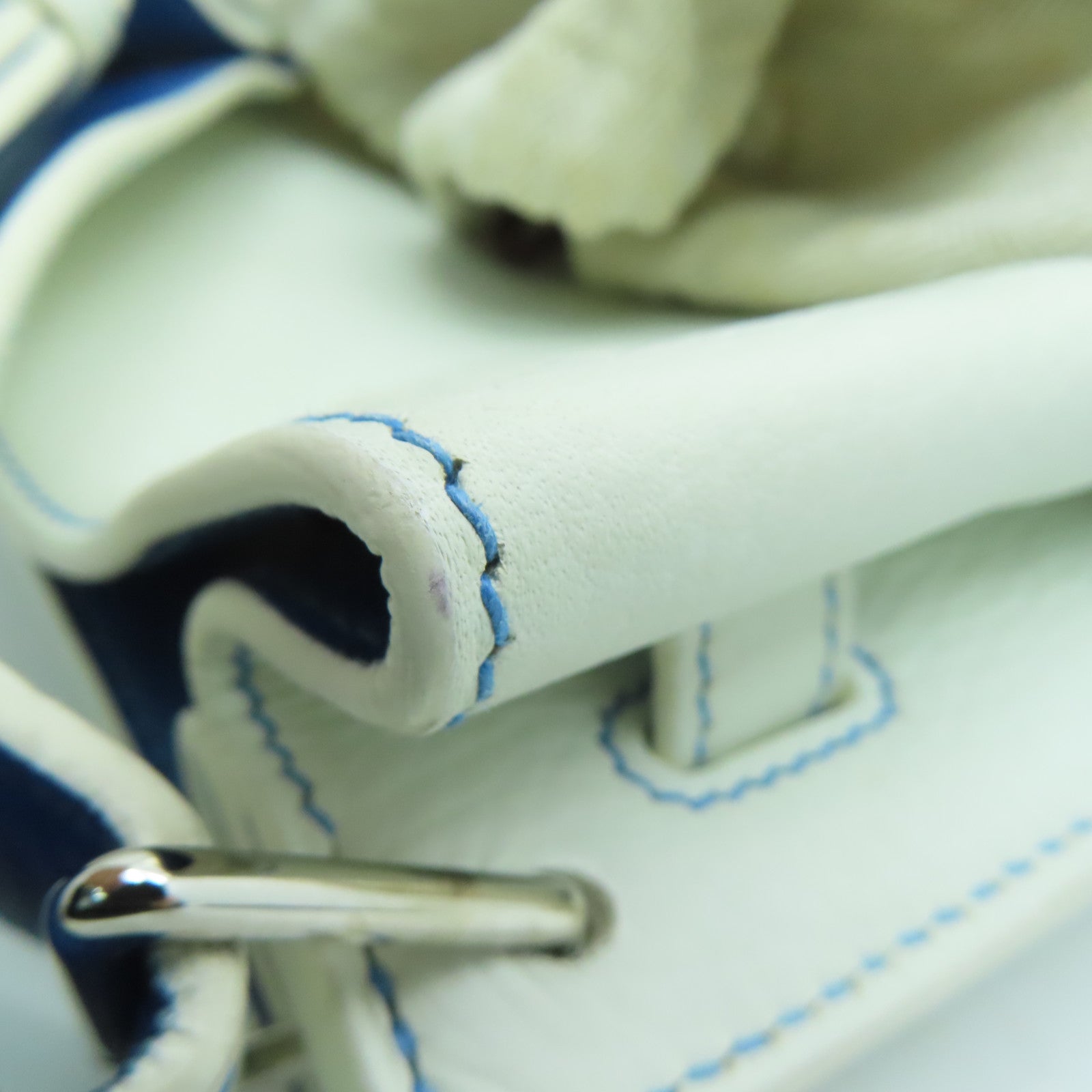 HERMES Clemence皮革So Kelly 22银扣肩背袋White/Bleu Mykonos白色/希腊蓝色