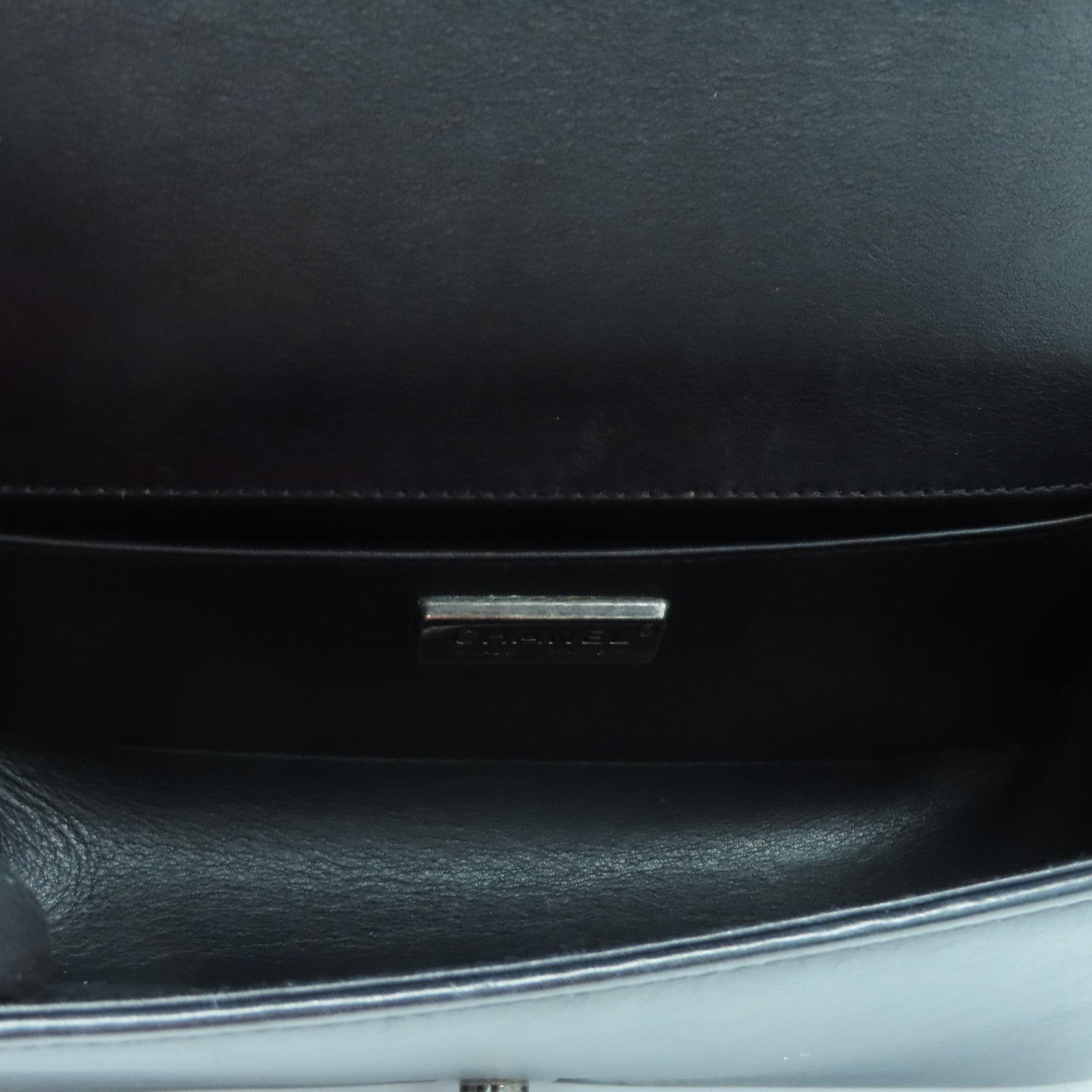 CHANEL 魔鬼魚皮革/牛皮皮革Chain Shoulder Bag銀扣鏈帶肩背袋黑色