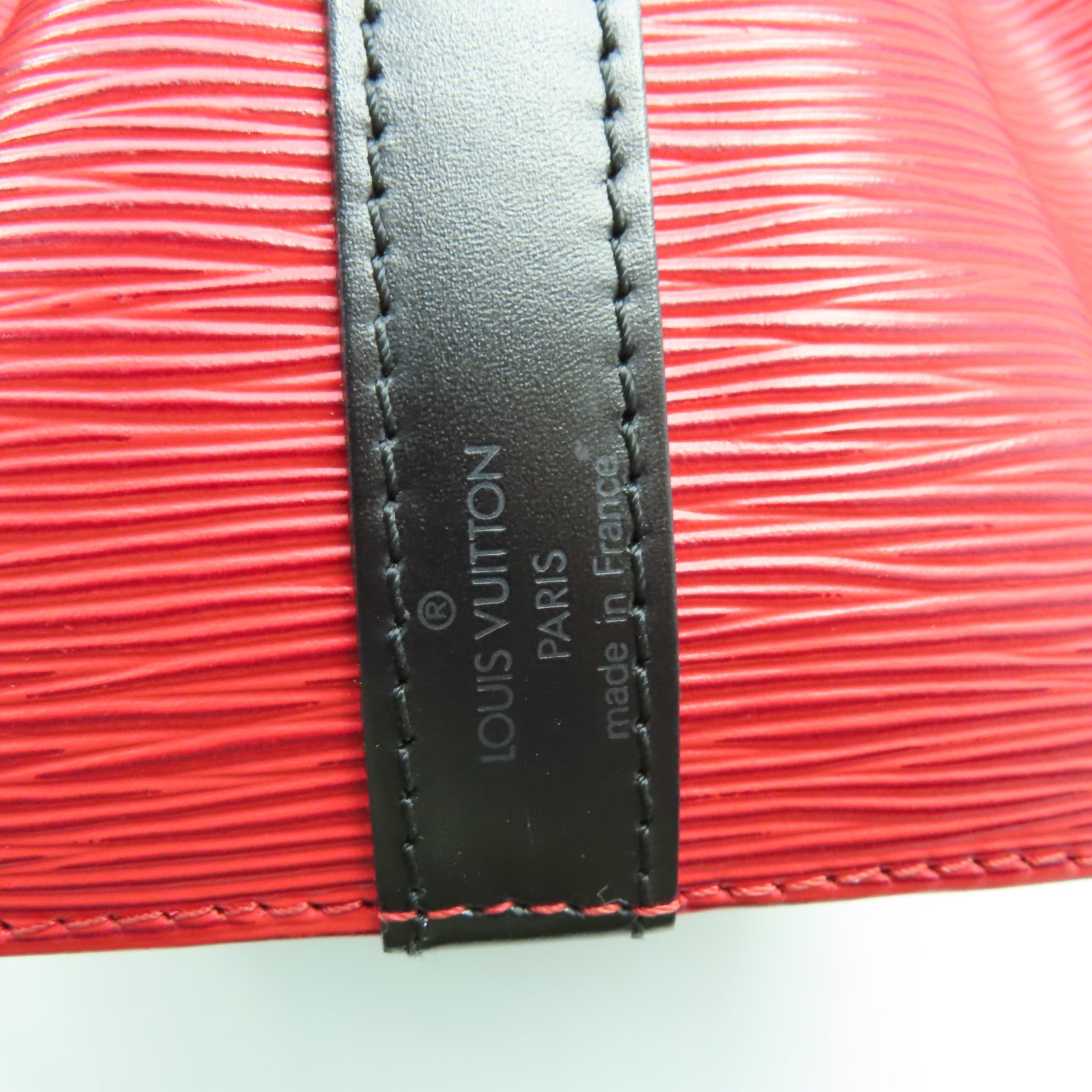 LOUIS VUITTON Epi Petit Noe Bicolor金扣肩背袋紅色/黑色