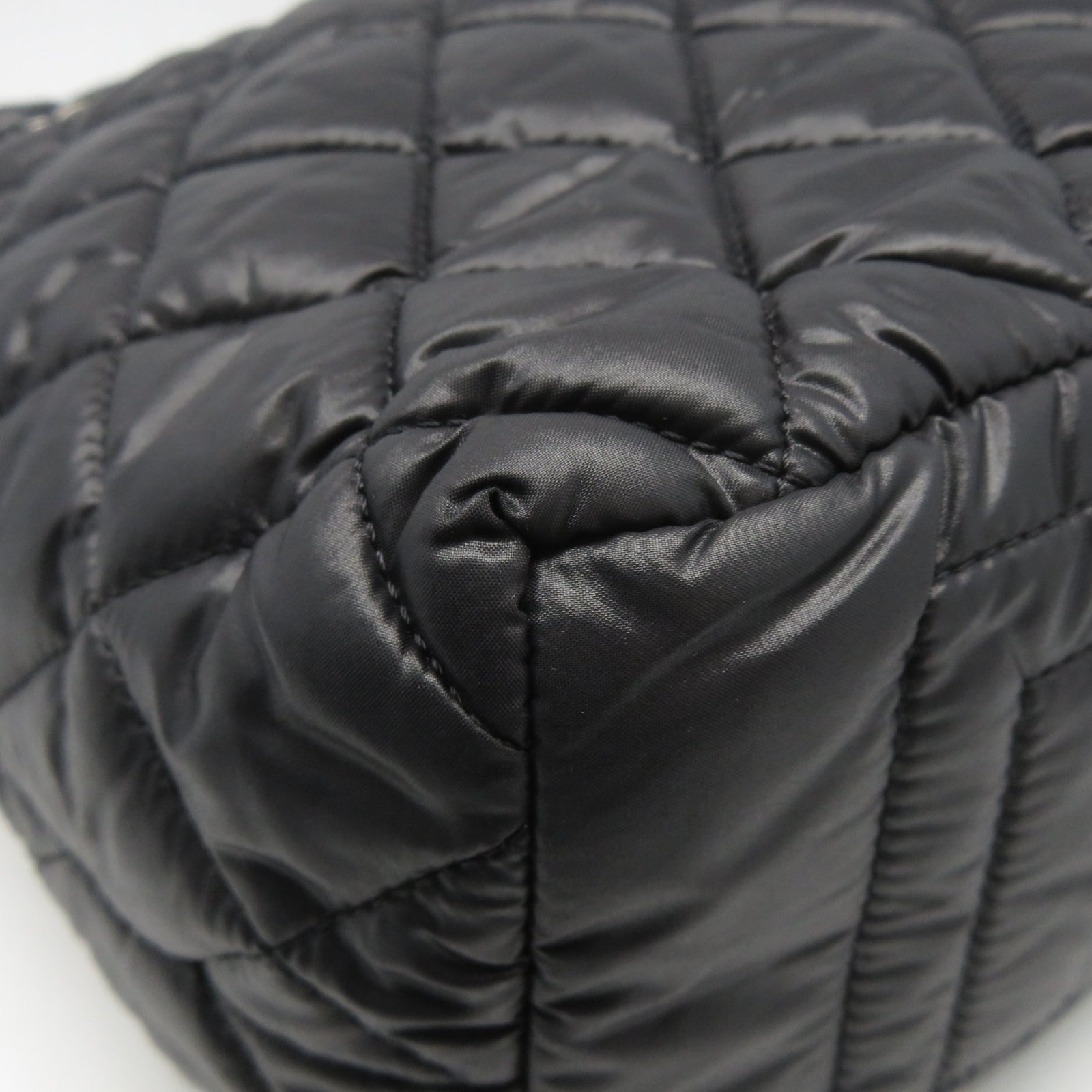CHANEL 菱格尼龍Shoulder Bag銀扣肩背袋黑色