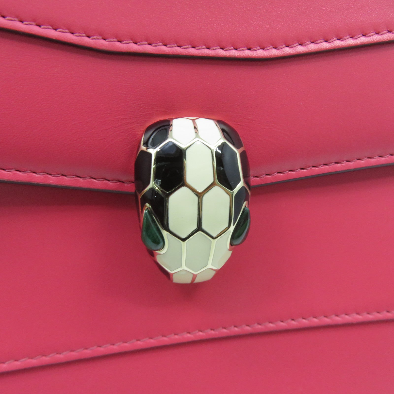 BVLGARI 牛皮皮革Serpenti Forever金扣肩背袋粉红色