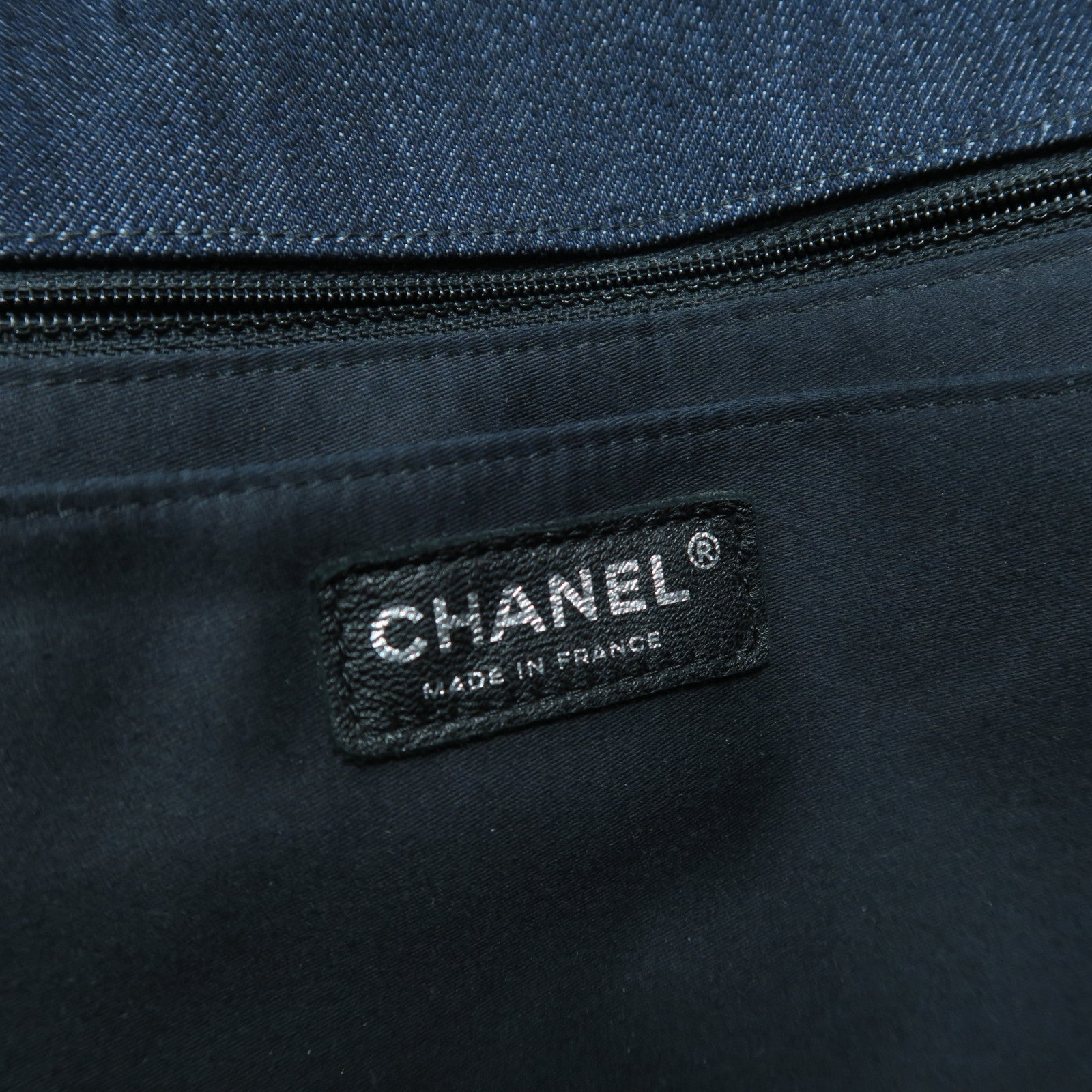 CHANEL 牛仔布Chain Shoulder Bag銀扣鏈帶肩背袋深藍色