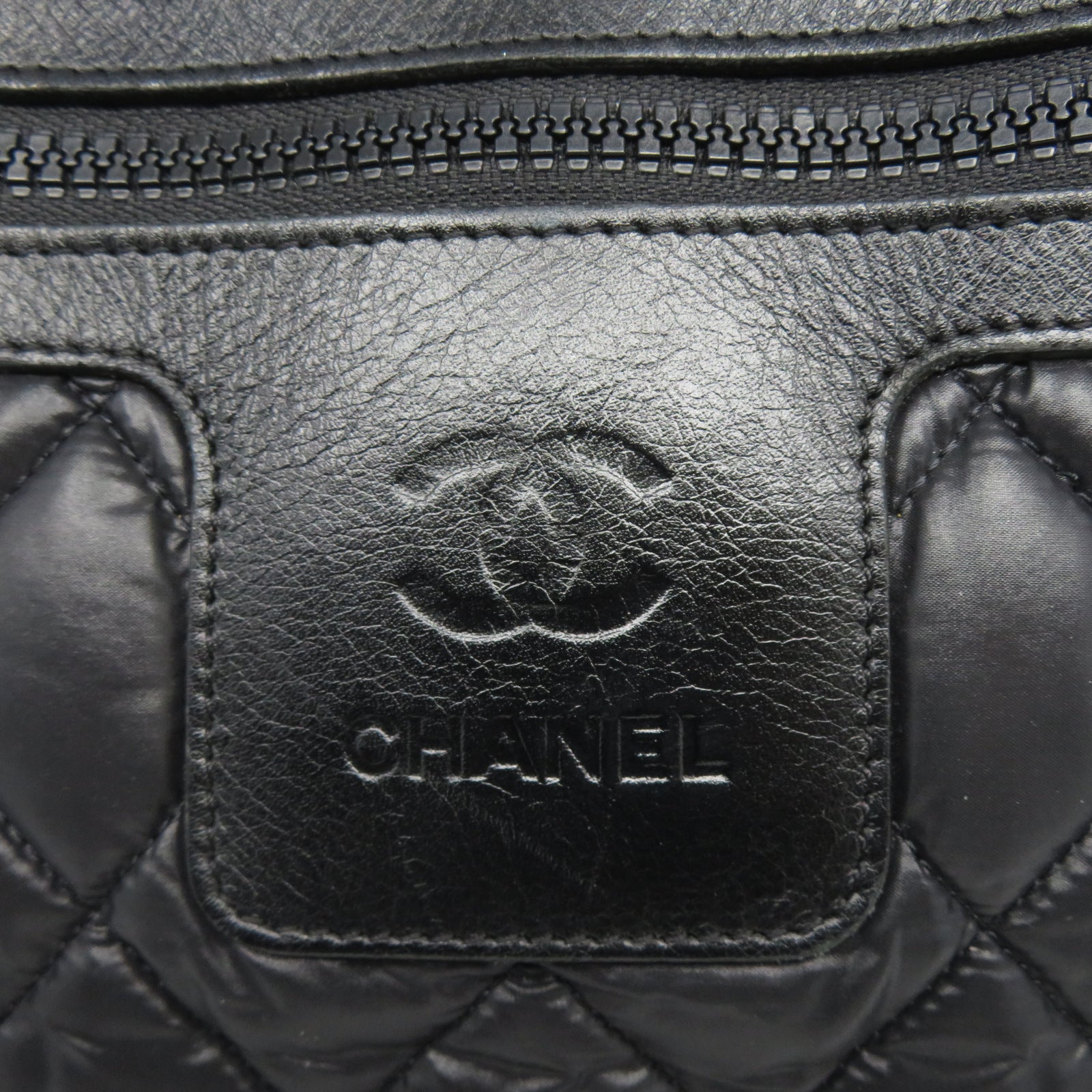 CHANEL 菱格尼龍Shoulder Bag銀扣肩背袋黑色